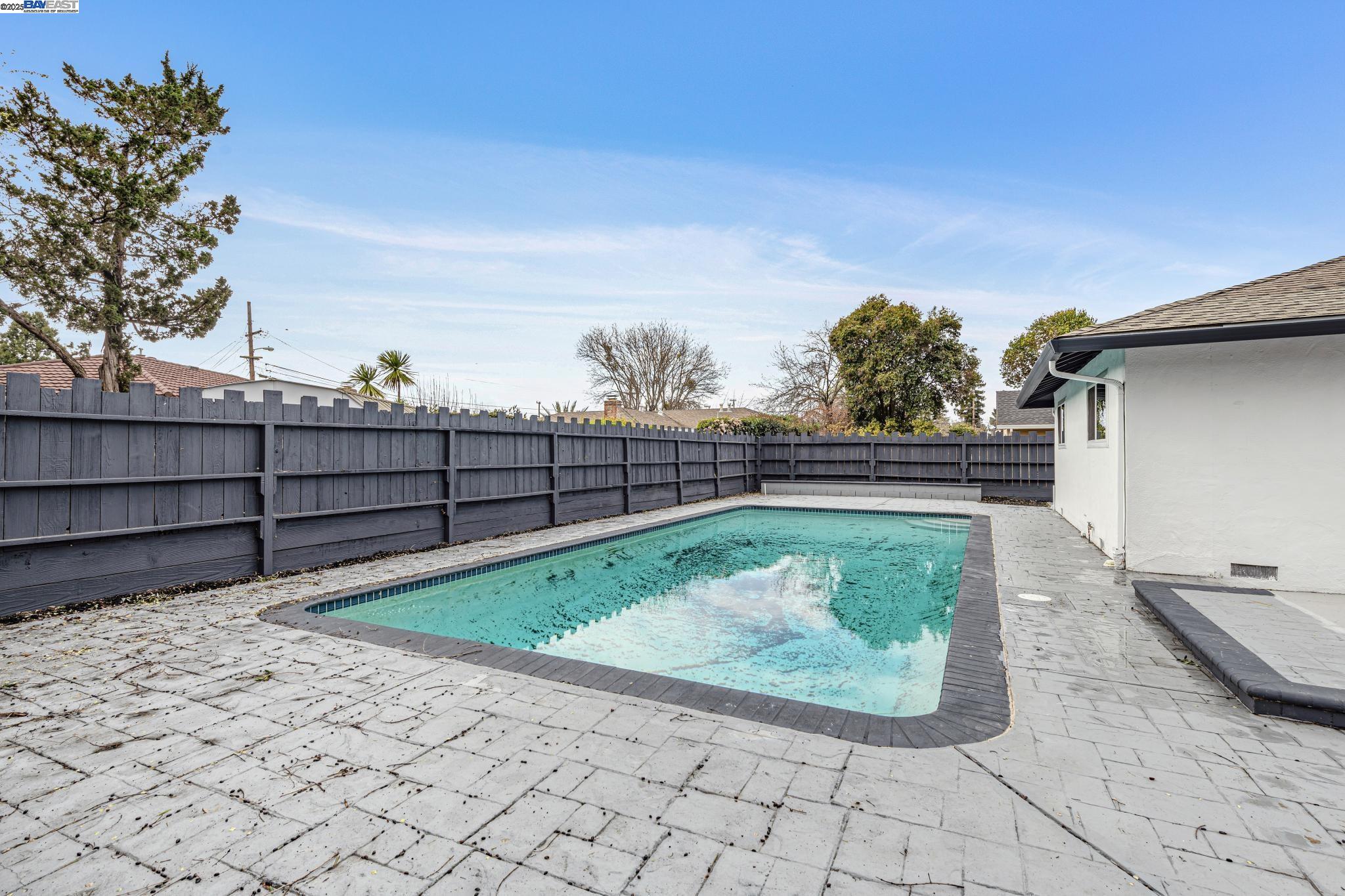 915 Honora Ave, Concord, California 94518, 3 Bedrooms Bedrooms, 6 Rooms Rooms,2 BathroomsBathrooms,Residential,For Sale,915 Honora Ave,41089627
