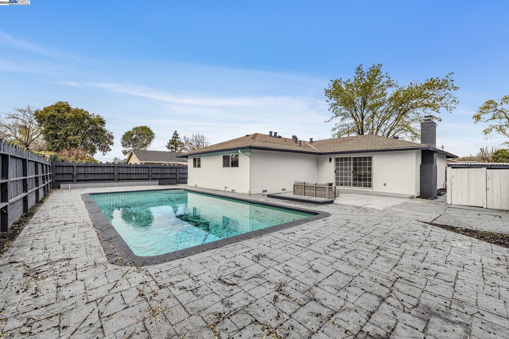 915 Honora Ave, Concord, California 94518, 3 Bedrooms Bedrooms, 6 Rooms Rooms,2 BathroomsBathrooms,Residential,For Sale,915 Honora Ave,41089627