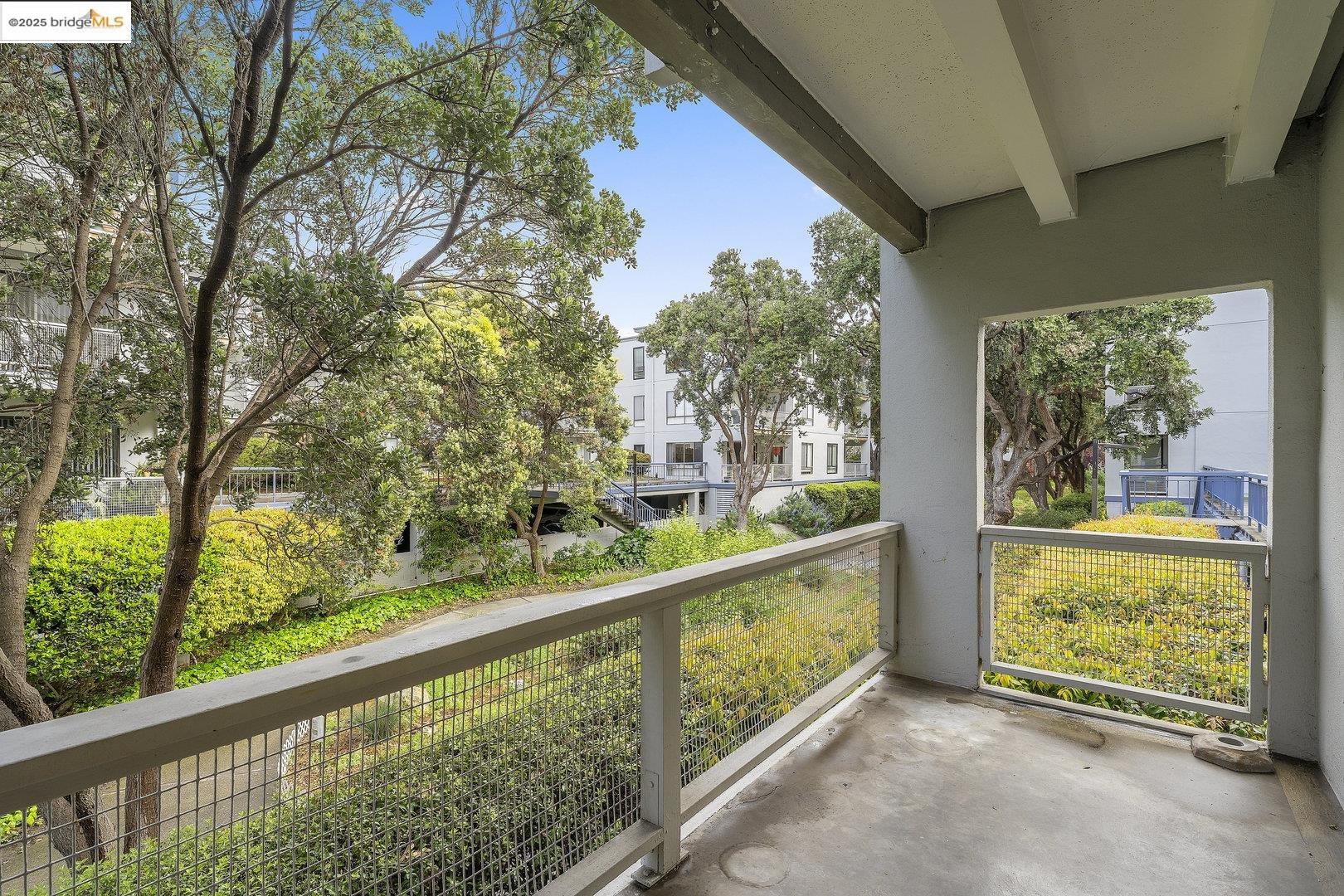 Detail Gallery Image 16 of 33 For 4 Admiral Dr #B-224,  Emeryville,  CA 94608 - 1 Beds | 1 Baths