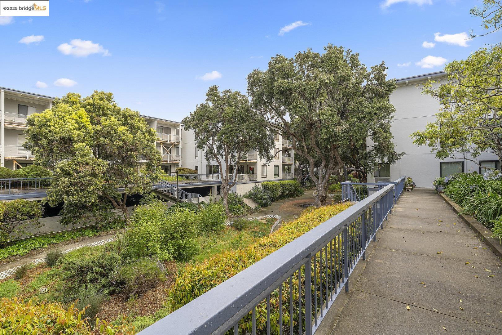 Detail Gallery Image 17 of 33 For 4 Admiral Dr #B-224,  Emeryville,  CA 94608 - 1 Beds | 1 Baths