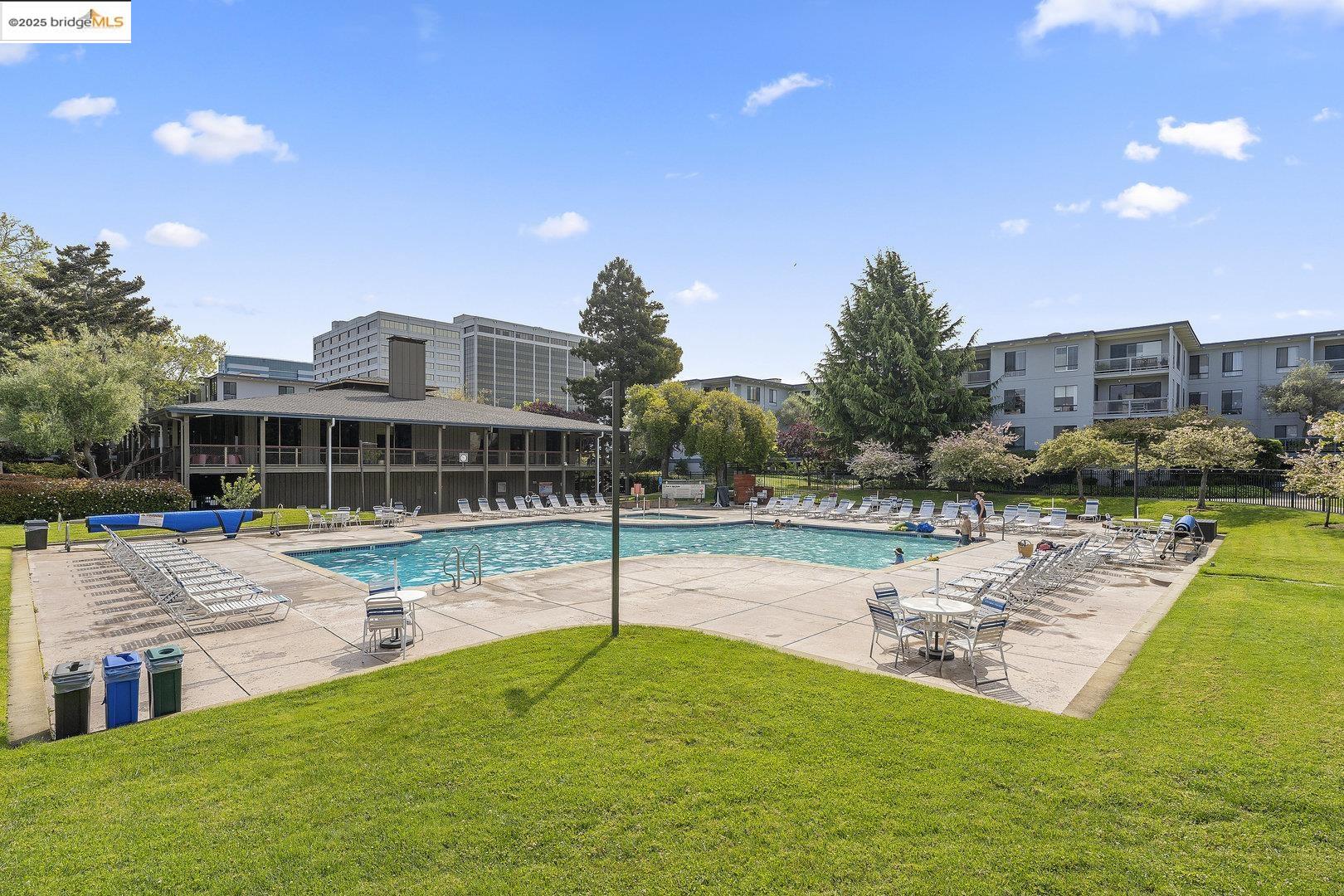 Detail Gallery Image 30 of 33 For 4 Admiral Dr #B-224,  Emeryville,  CA 94608 - 1 Beds | 1 Baths