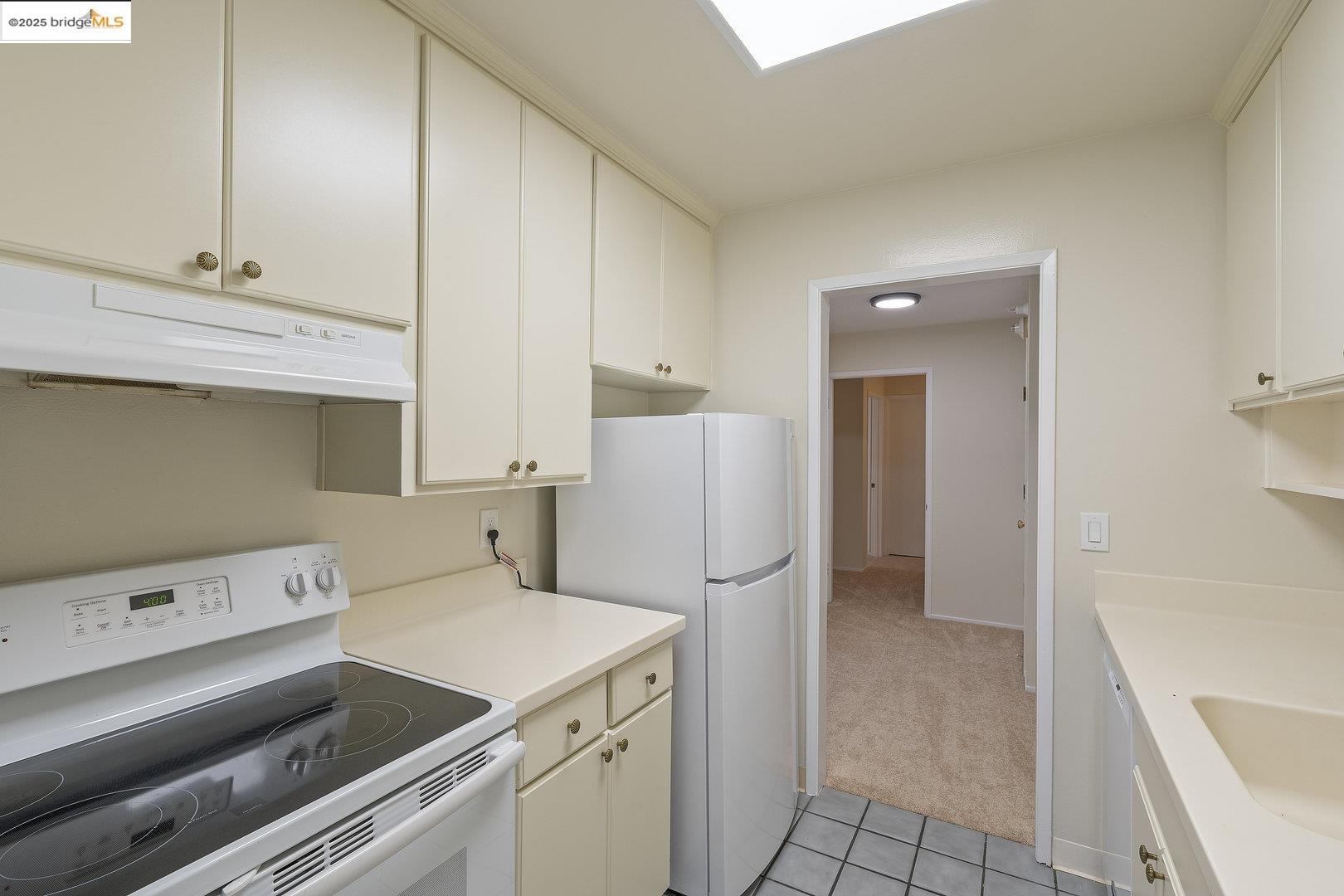 Detail Gallery Image 8 of 33 For 4 Admiral Dr #B-224,  Emeryville,  CA 94608 - 1 Beds | 1 Baths