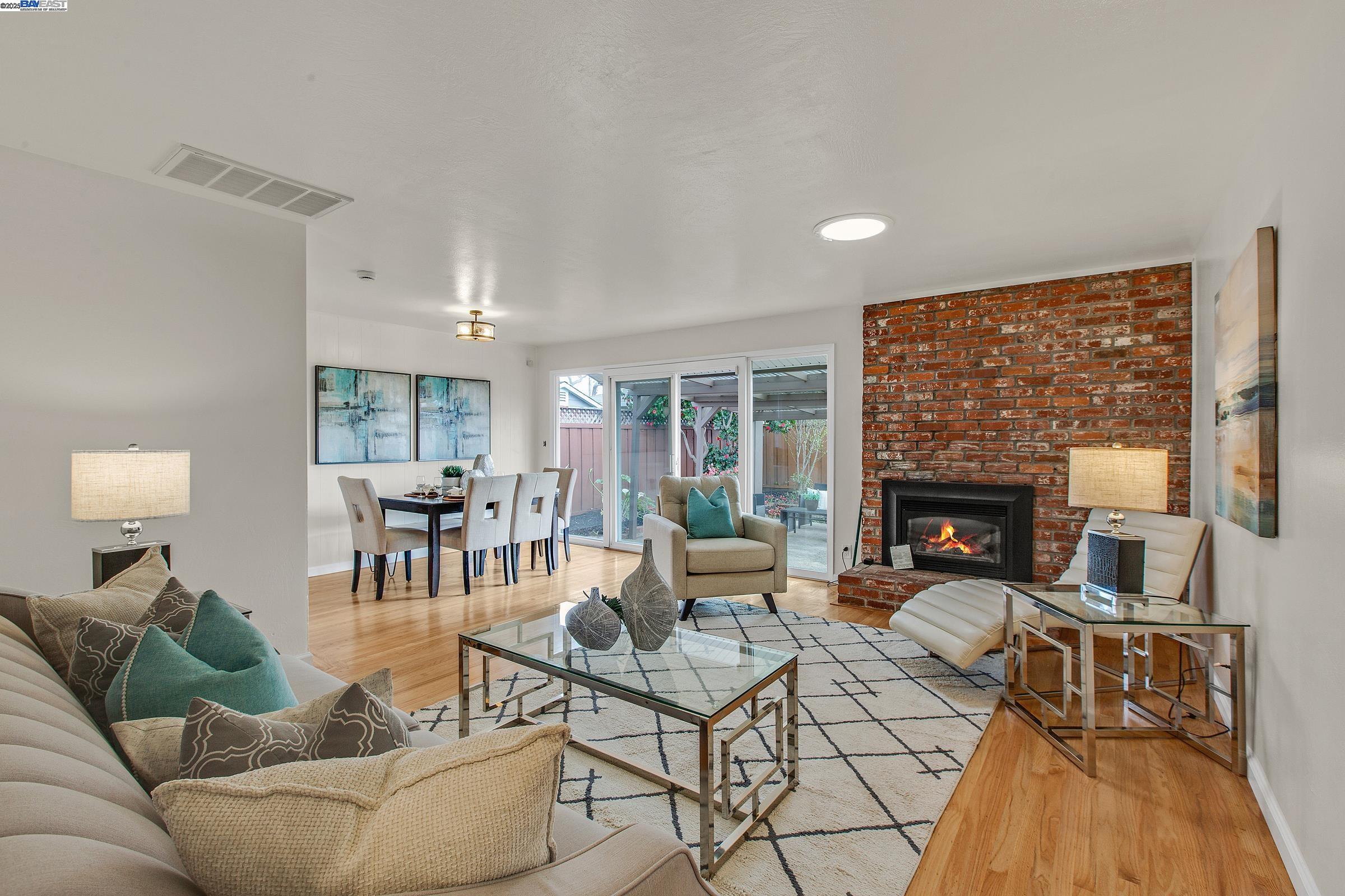 Detail Gallery Image 2 of 53 For 30847 Prestwick Ave, Hayward,  CA 94544 - 6 Beds | 2 Baths