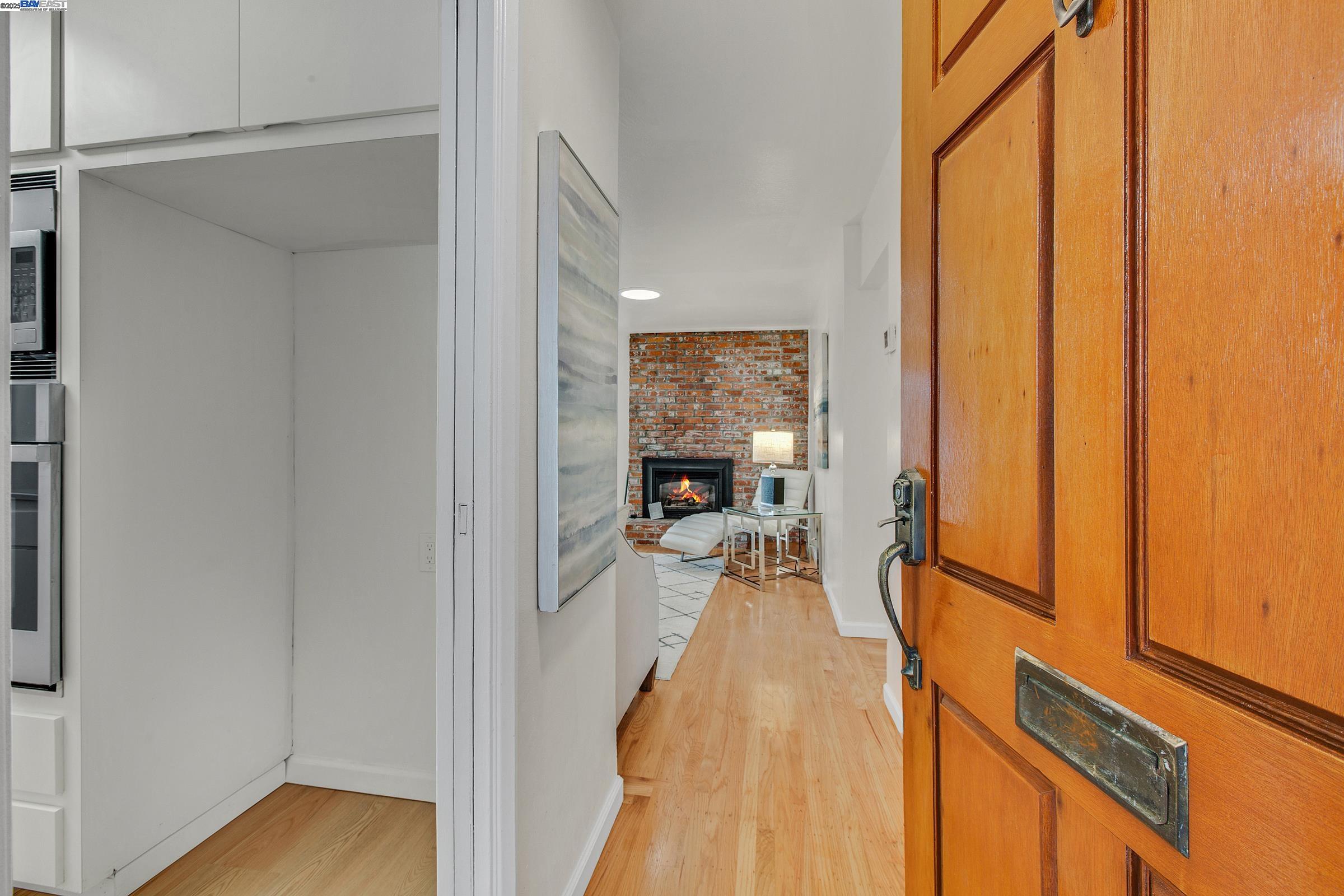 Detail Gallery Image 17 of 53 For 30847 Prestwick Ave, Hayward,  CA 94544 - 6 Beds | 2 Baths