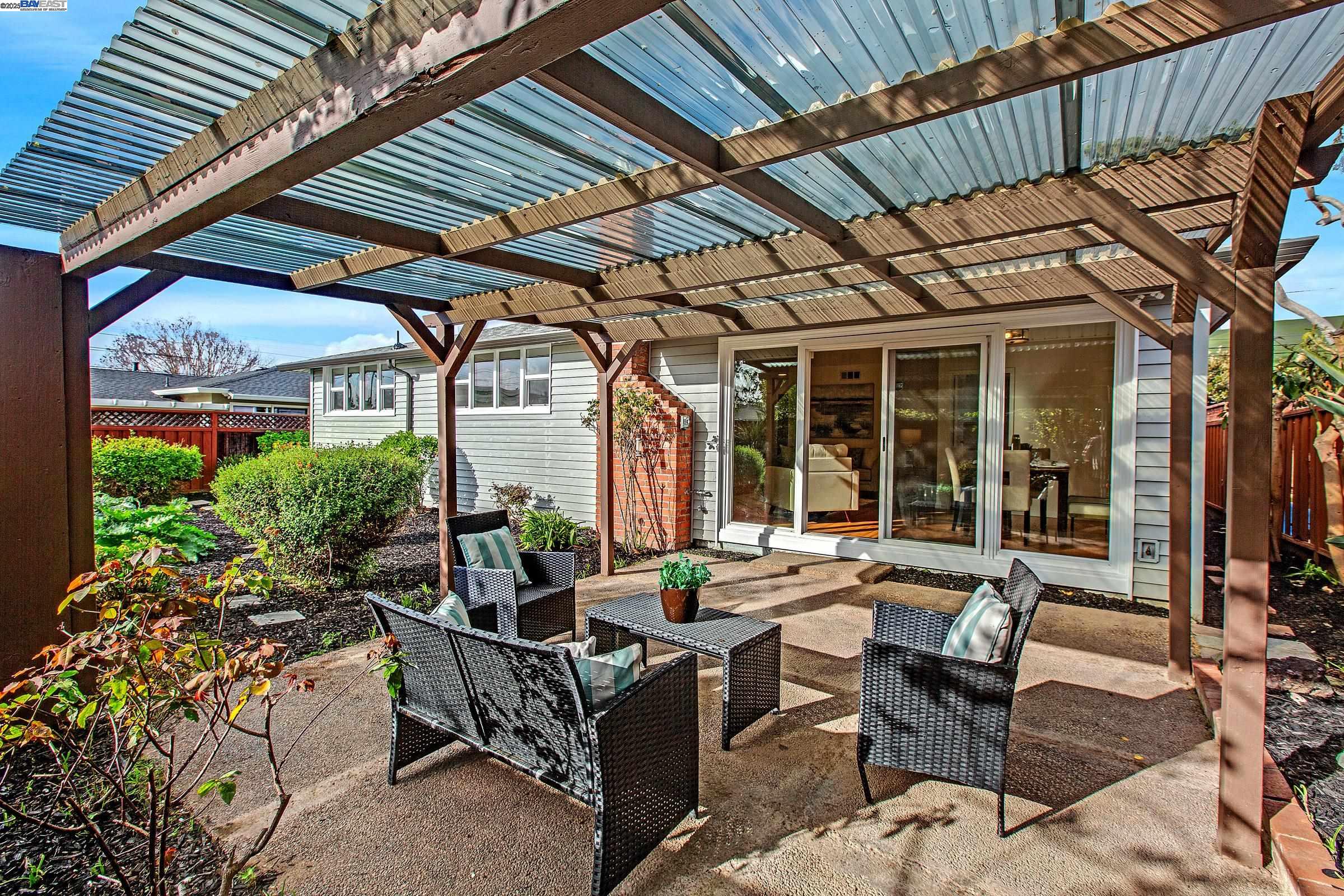 Detail Gallery Image 32 of 53 For 30847 Prestwick Ave, Hayward,  CA 94544 - 6 Beds | 2 Baths