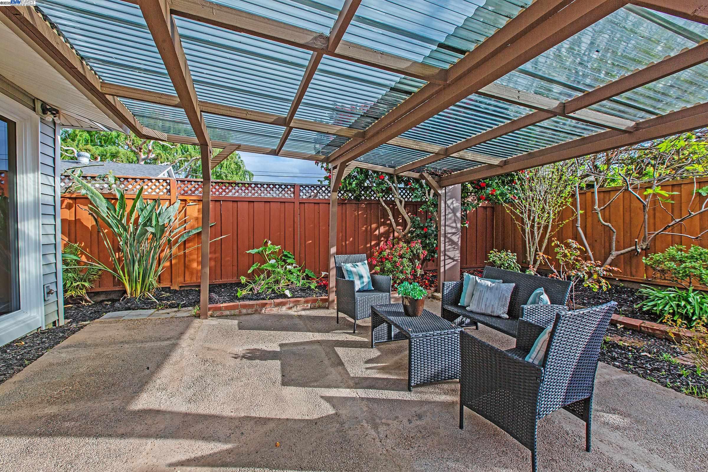 Detail Gallery Image 33 of 53 For 30847 Prestwick Ave, Hayward,  CA 94544 - 6 Beds | 2 Baths
