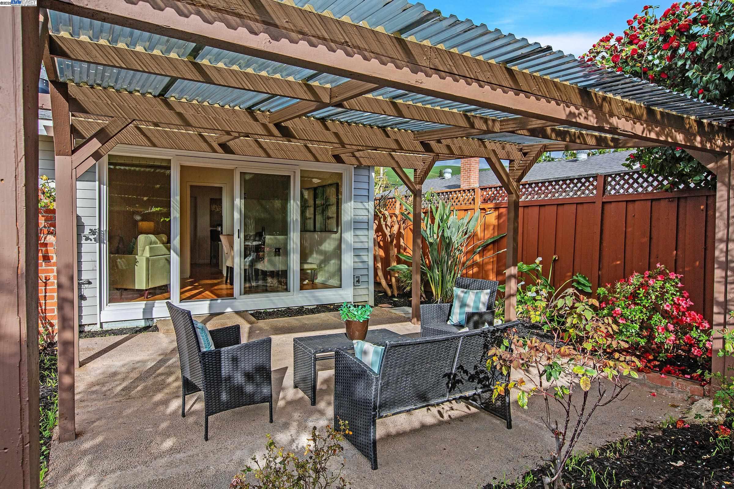 Detail Gallery Image 34 of 53 For 30847 Prestwick Ave, Hayward,  CA 94544 - 6 Beds | 2 Baths