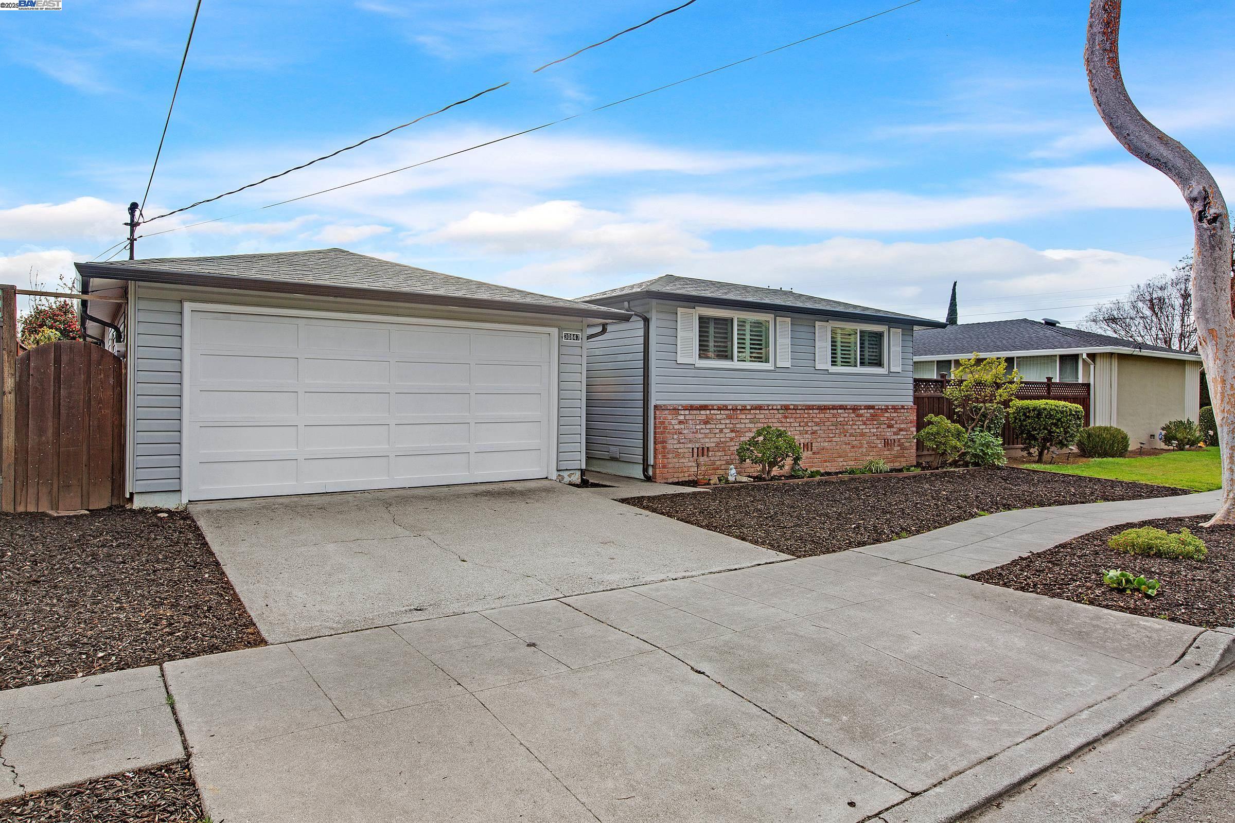 Detail Gallery Image 39 of 53 For 30847 Prestwick Ave, Hayward,  CA 94544 - 6 Beds | 2 Baths