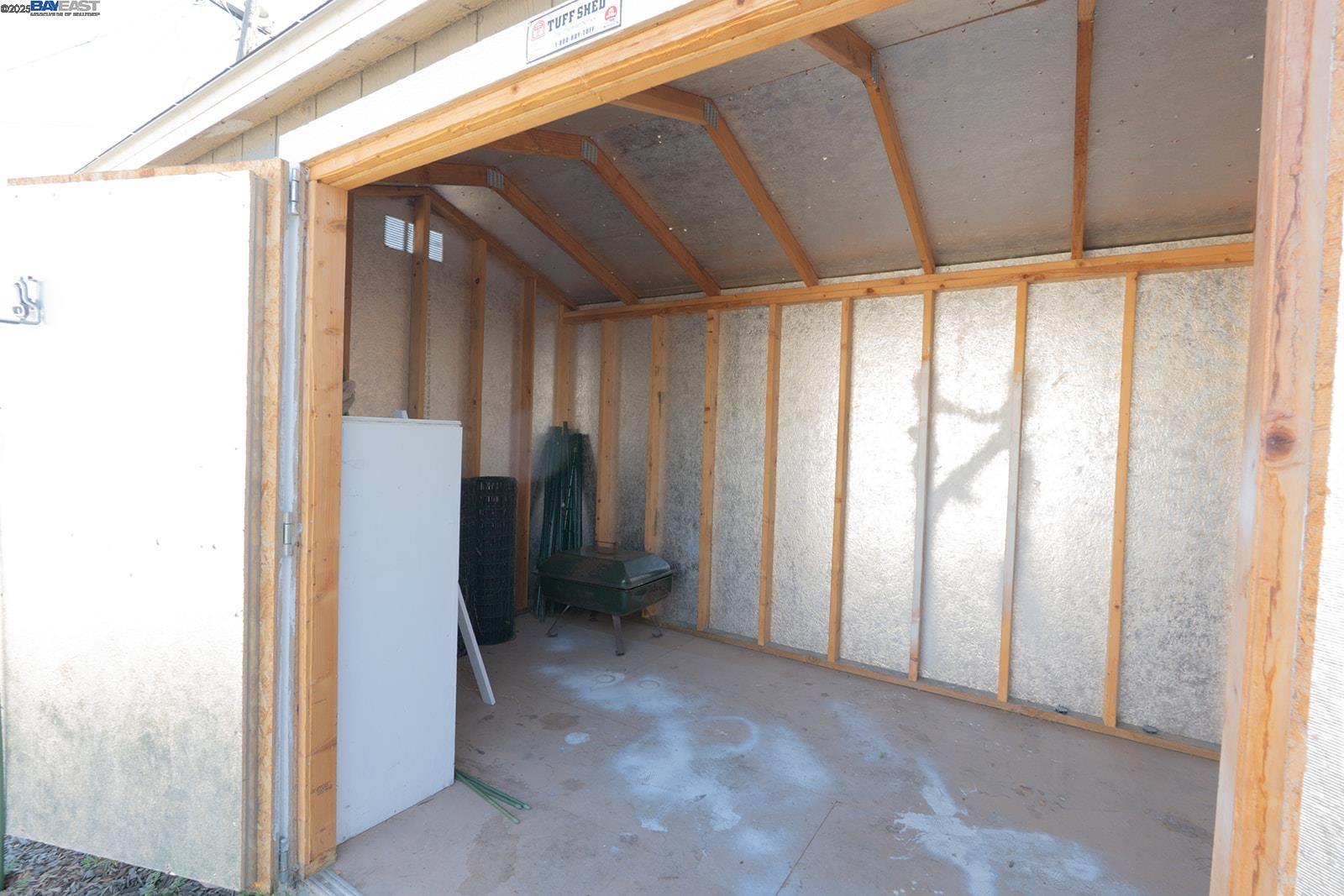 Detail Gallery Image 4 of 32 For 2410 Lucerne, Stockton,  CA 95203 - 3 Beds | 1 Baths