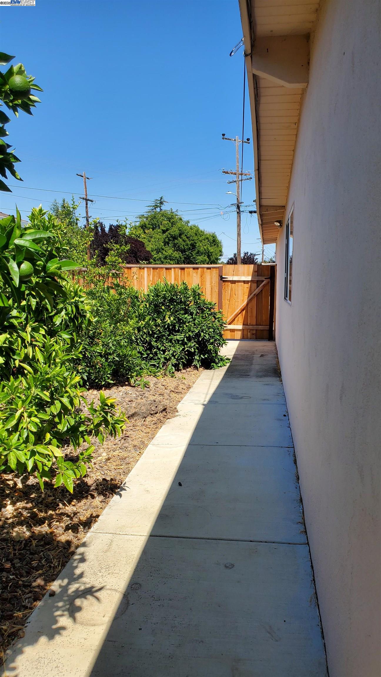 Detail Gallery Image 6 of 39 For 4186 Hawkins St, Fremont,  CA 94538 - 4 Beds | 2 Baths