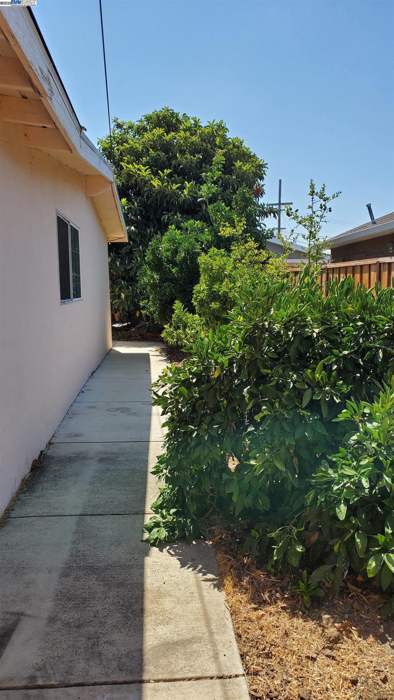 Detail Gallery Image 8 of 39 For 4186 Hawkins St, Fremont,  CA 94538 - 4 Beds | 2 Baths