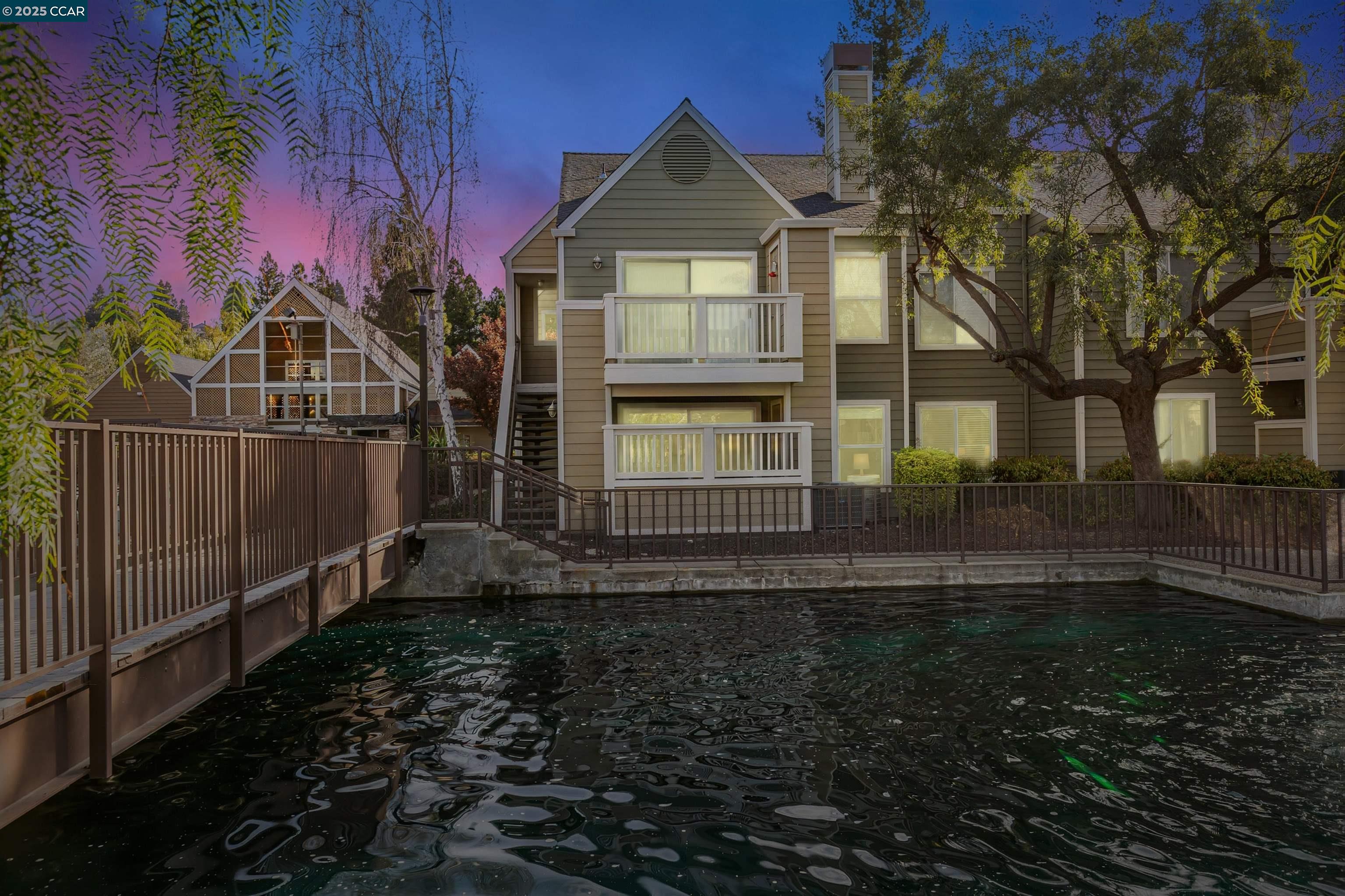 Detail Gallery Image 2 of 36 For 225 Reflections Dr #15,  San Ramon,  CA 94583 - 1 Beds | 1 Baths