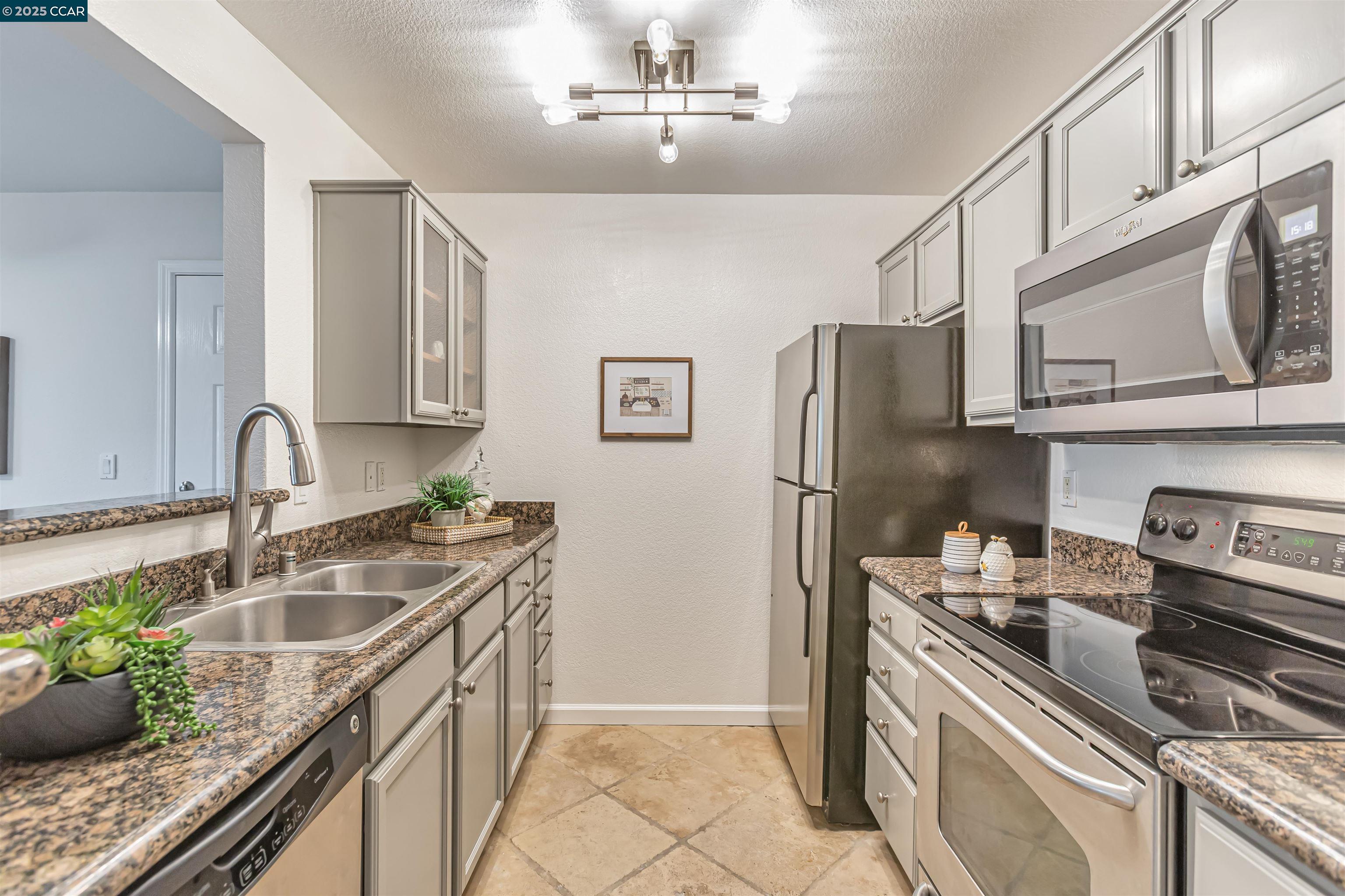 Detail Gallery Image 13 of 36 For 225 Reflections Dr #15,  San Ramon,  CA 94583 - 1 Beds | 1 Baths