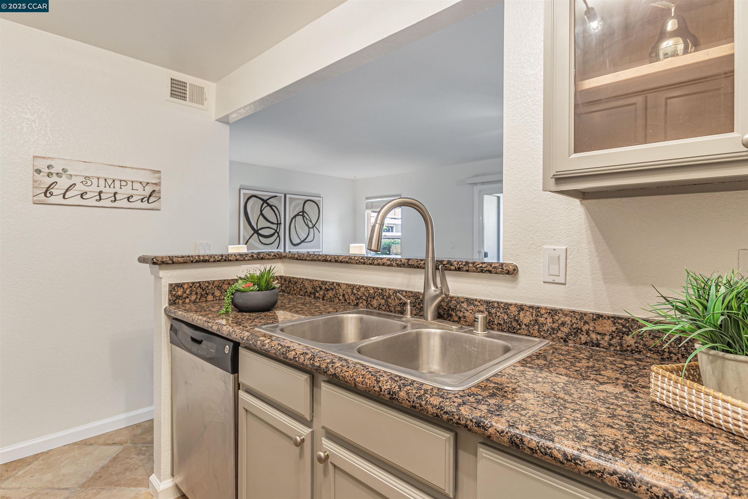 Detail Gallery Image 15 of 36 For 225 Reflections Dr #15,  San Ramon,  CA 94583 - 1 Beds | 1 Baths