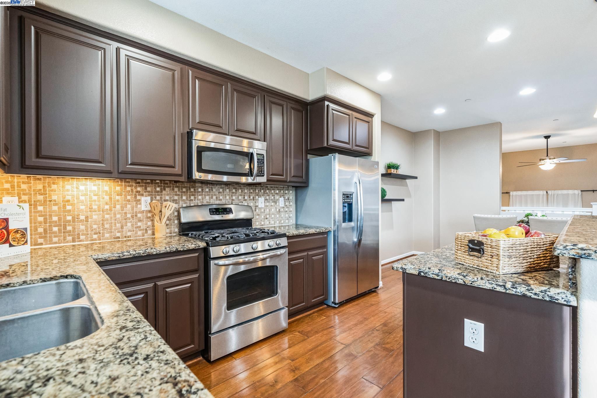 Detail Gallery Image 17 of 33 For 2777 Lavender Ter, San Jose,  CA 95111 - 3 Beds | 2/1 Baths