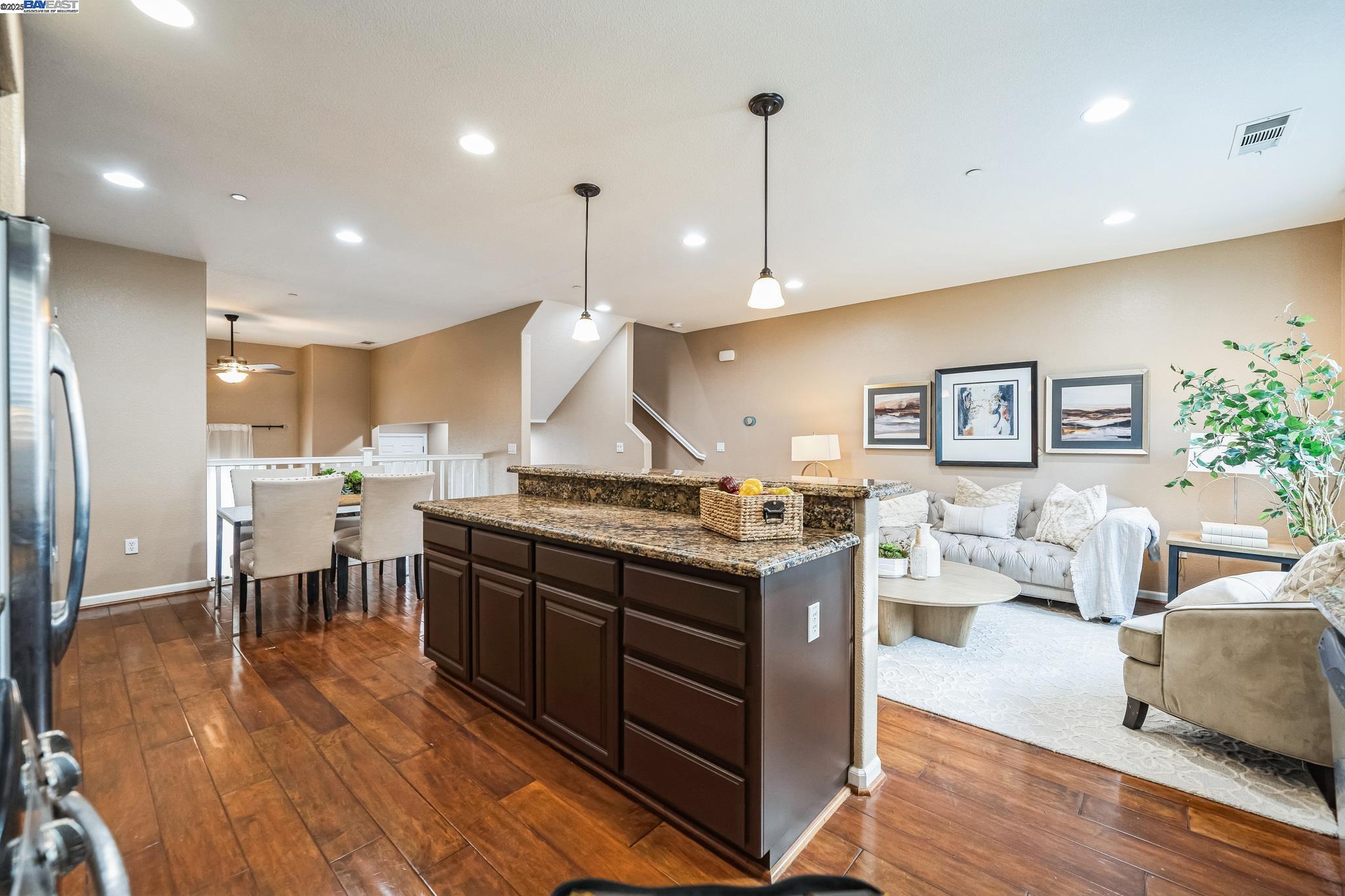 Detail Gallery Image 8 of 33 For 2777 Lavender Ter, San Jose,  CA 95111 - 3 Beds | 2/1 Baths