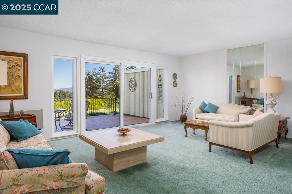 Photo #2: 41089677 Listing: Photo #2
