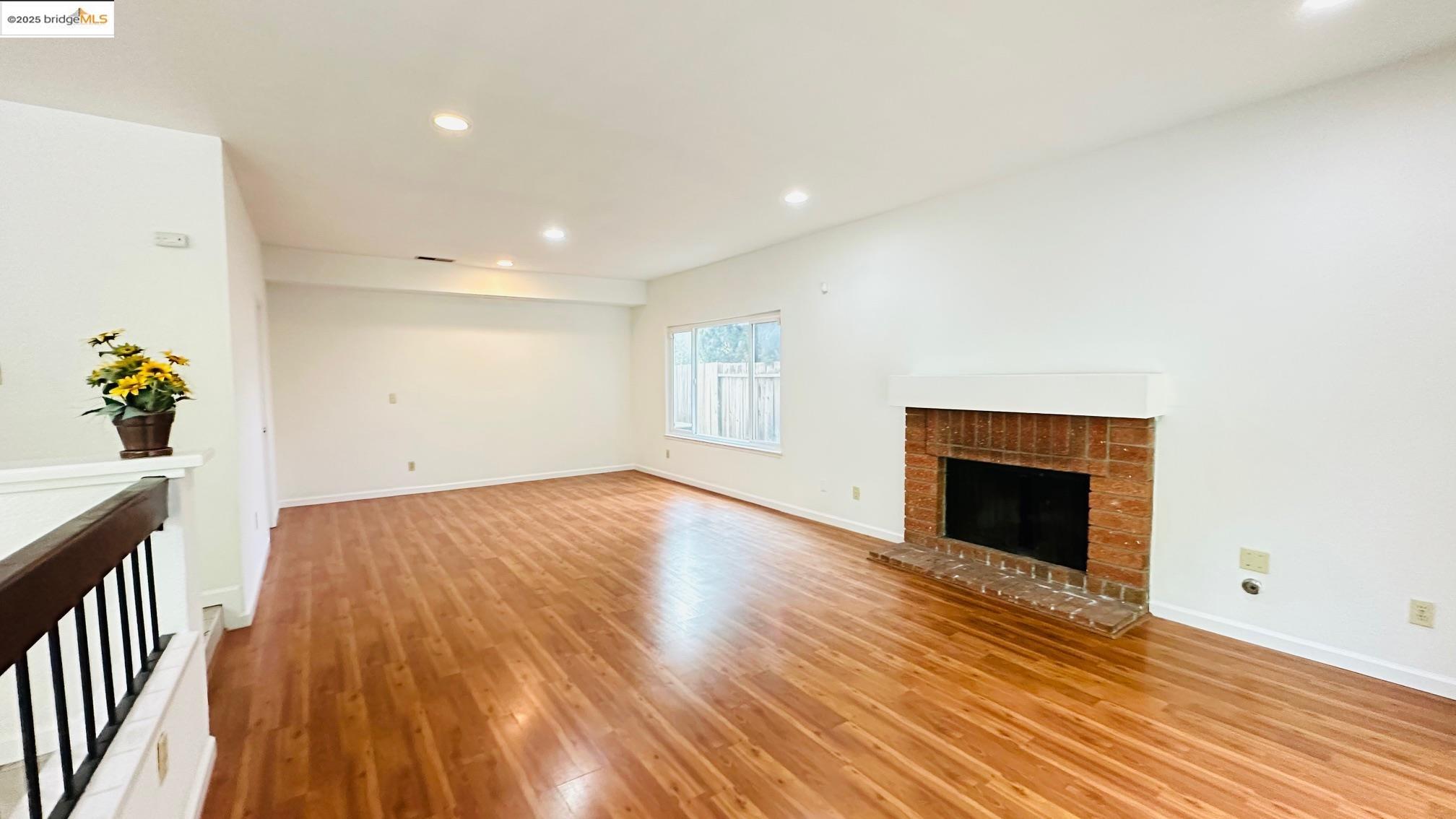 Detail Gallery Image 15 of 43 For 3593 Morningside Dr, Richmond,  CA 94803 - 5 Beds | 3/1 Baths