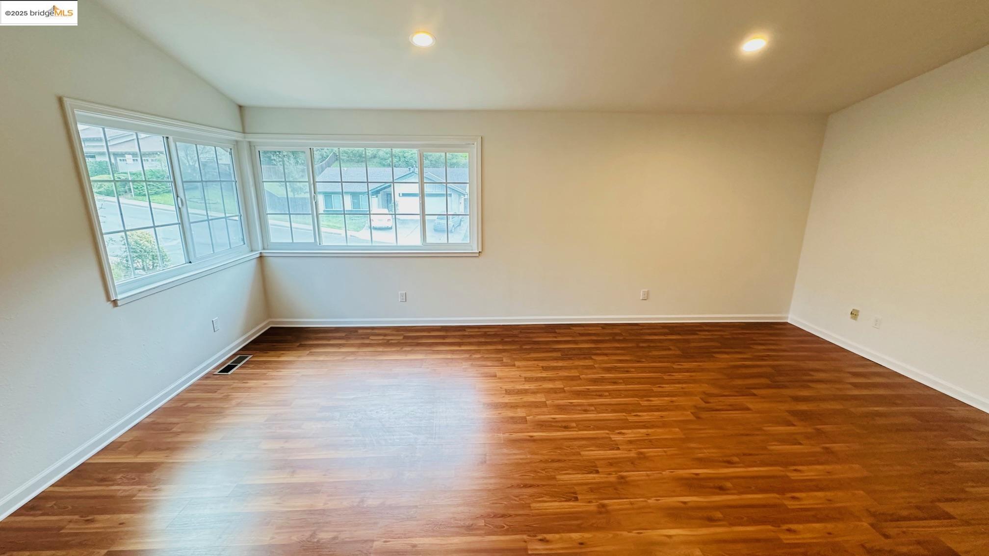 Detail Gallery Image 29 of 43 For 3593 Morningside Dr, Richmond,  CA 94803 - 5 Beds | 3/1 Baths
