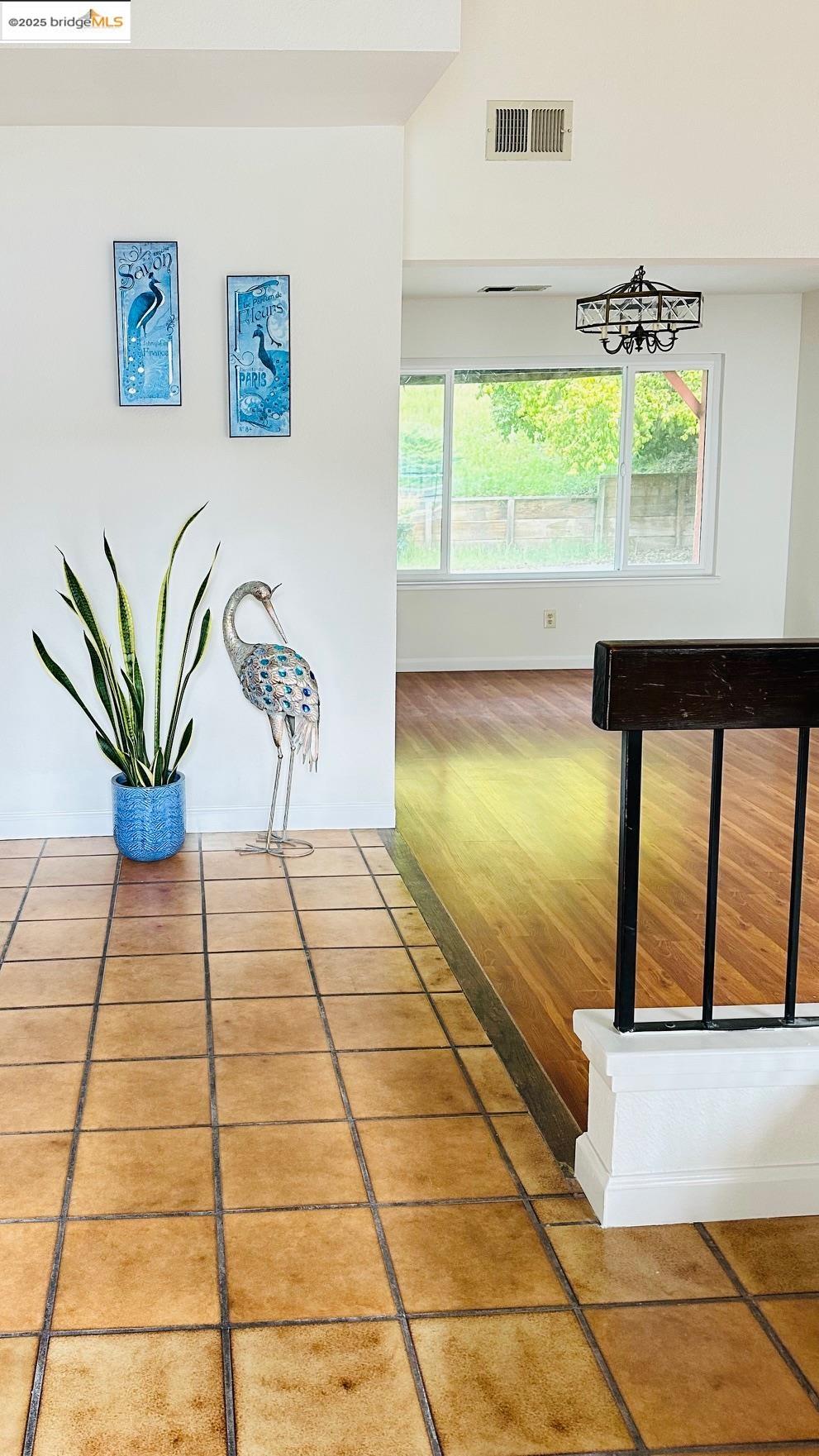 Detail Gallery Image 5 of 43 For 3593 Morningside Dr, Richmond,  CA 94803 - 5 Beds | 3/1 Baths