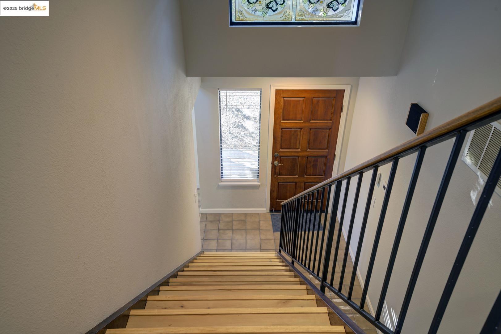 Detail Gallery Image 20 of 37 For 610 Stanley Ln, El Sobrante,  CA 94803 - 3 Beds | 2/1 Baths