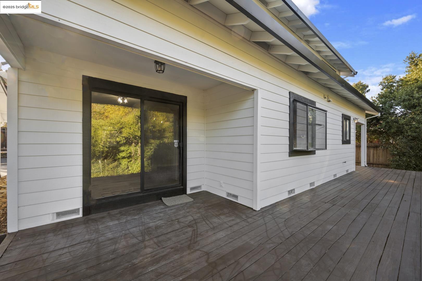 Detail Gallery Image 26 of 37 For 610 Stanley Ln, El Sobrante,  CA 94803 - 3 Beds | 2/1 Baths