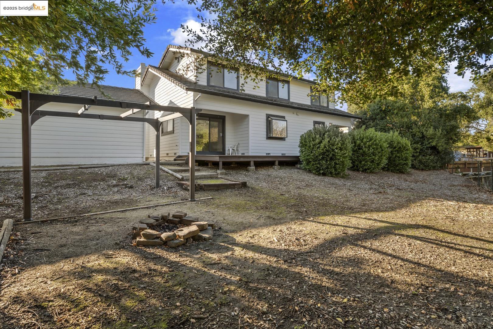 Detail Gallery Image 31 of 37 For 610 Stanley Ln, El Sobrante,  CA 94803 - 3 Beds | 2/1 Baths