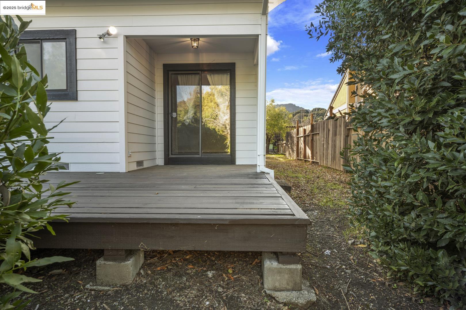 Detail Gallery Image 32 of 37 For 610 Stanley Ln, El Sobrante,  CA 94803 - 3 Beds | 2/1 Baths