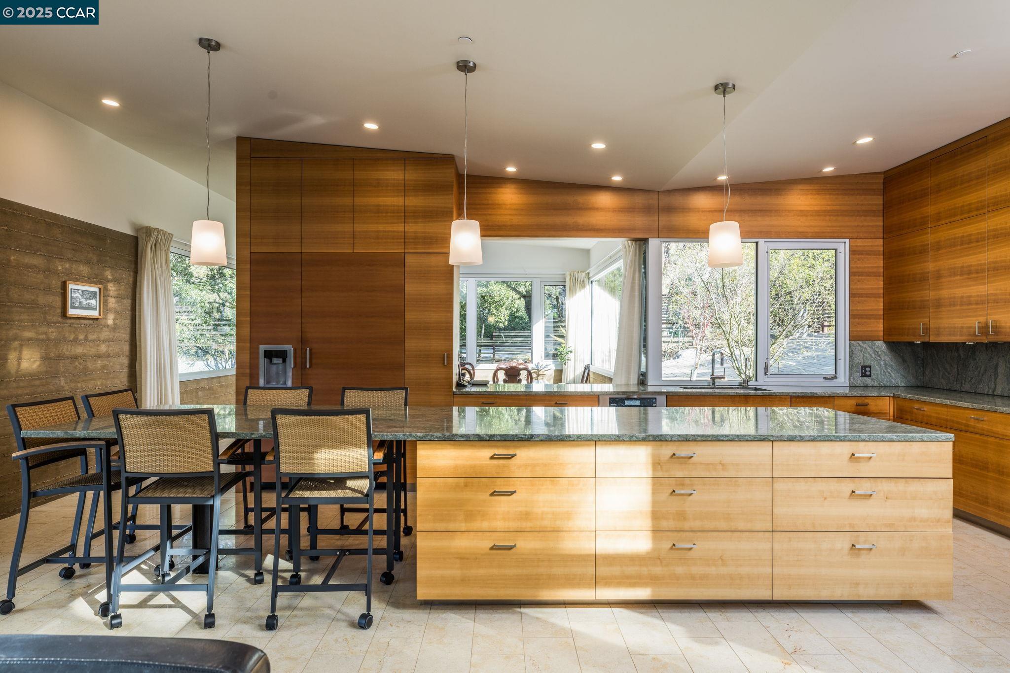 Detail Gallery Image 11 of 41 For 2 Crane Ct, Orinda,  CA 94563 - 4 Beds | 3 Baths