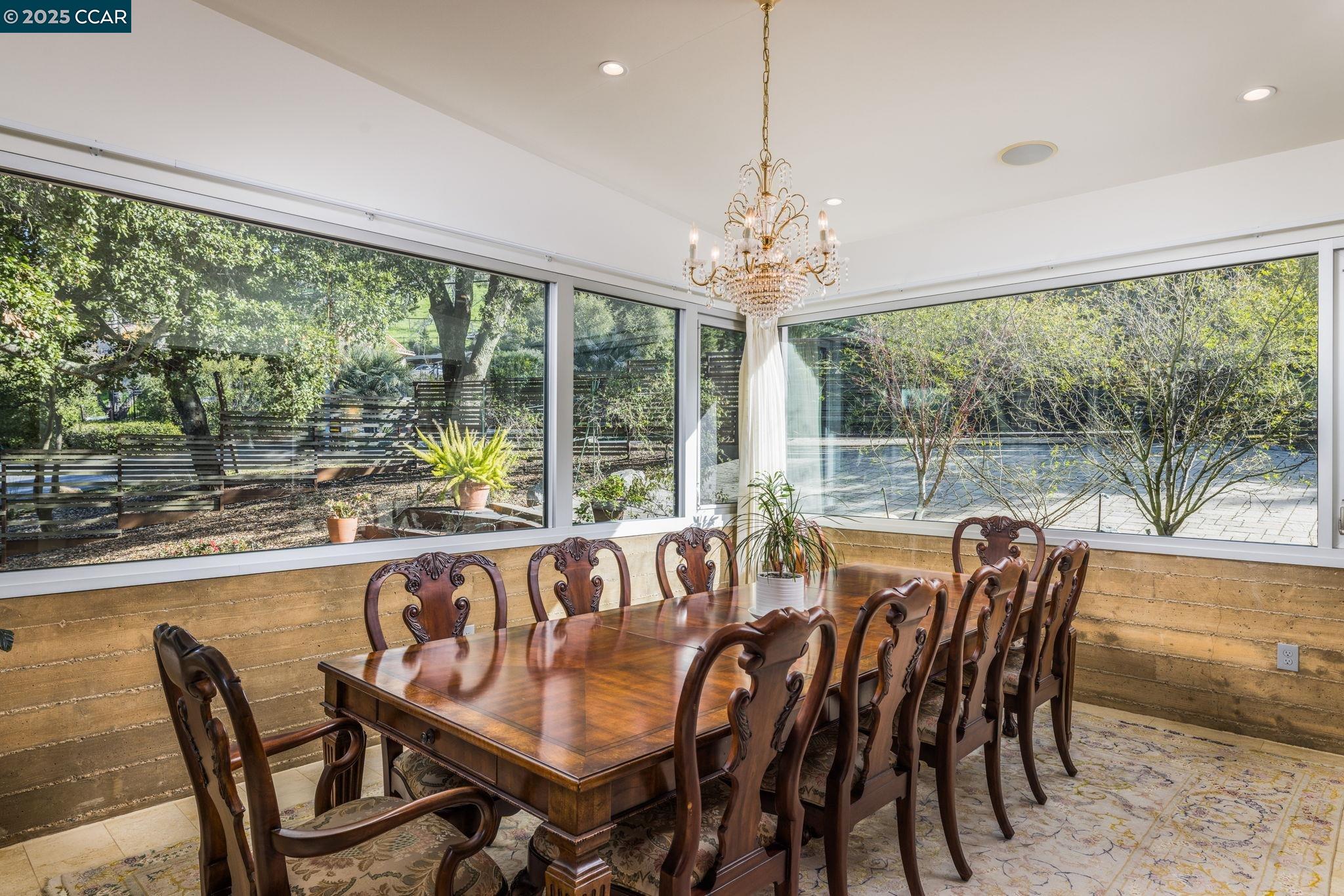 Detail Gallery Image 14 of 41 For 2 Crane Ct, Orinda,  CA 94563 - 4 Beds | 3 Baths