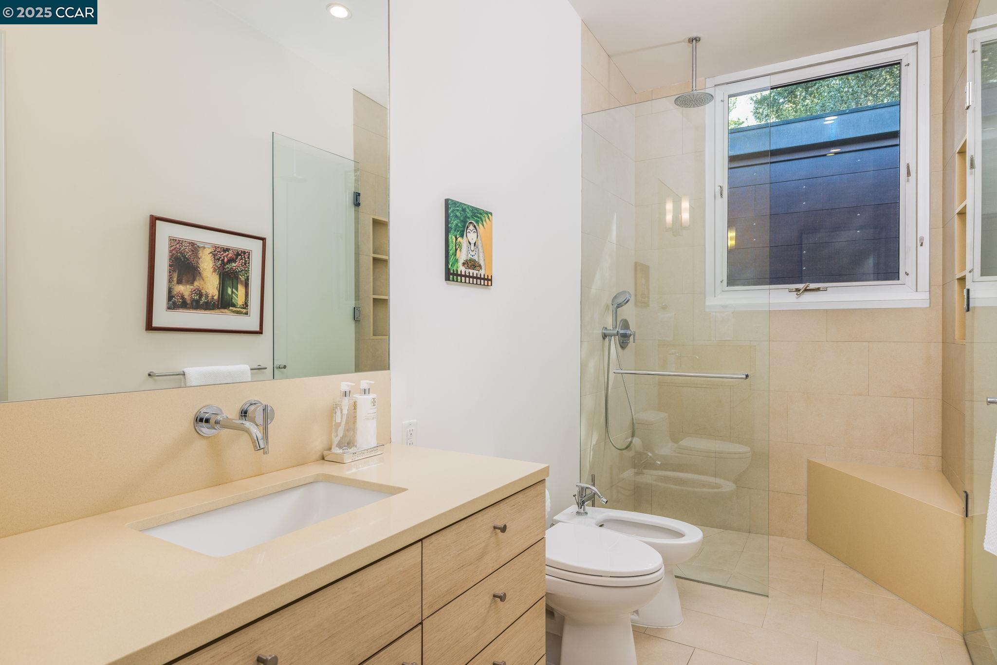Detail Gallery Image 17 of 41 For 2 Crane Ct, Orinda,  CA 94563 - 4 Beds | 3 Baths
