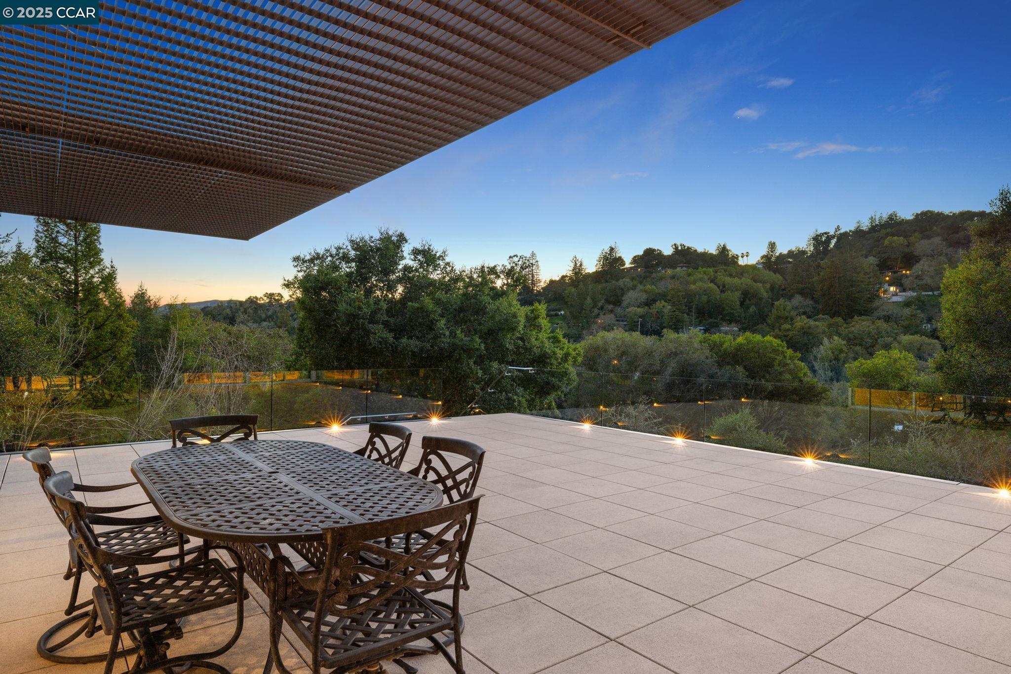 Detail Gallery Image 20 of 41 For 2 Crane Ct, Orinda,  CA 94563 - 4 Beds | 3 Baths