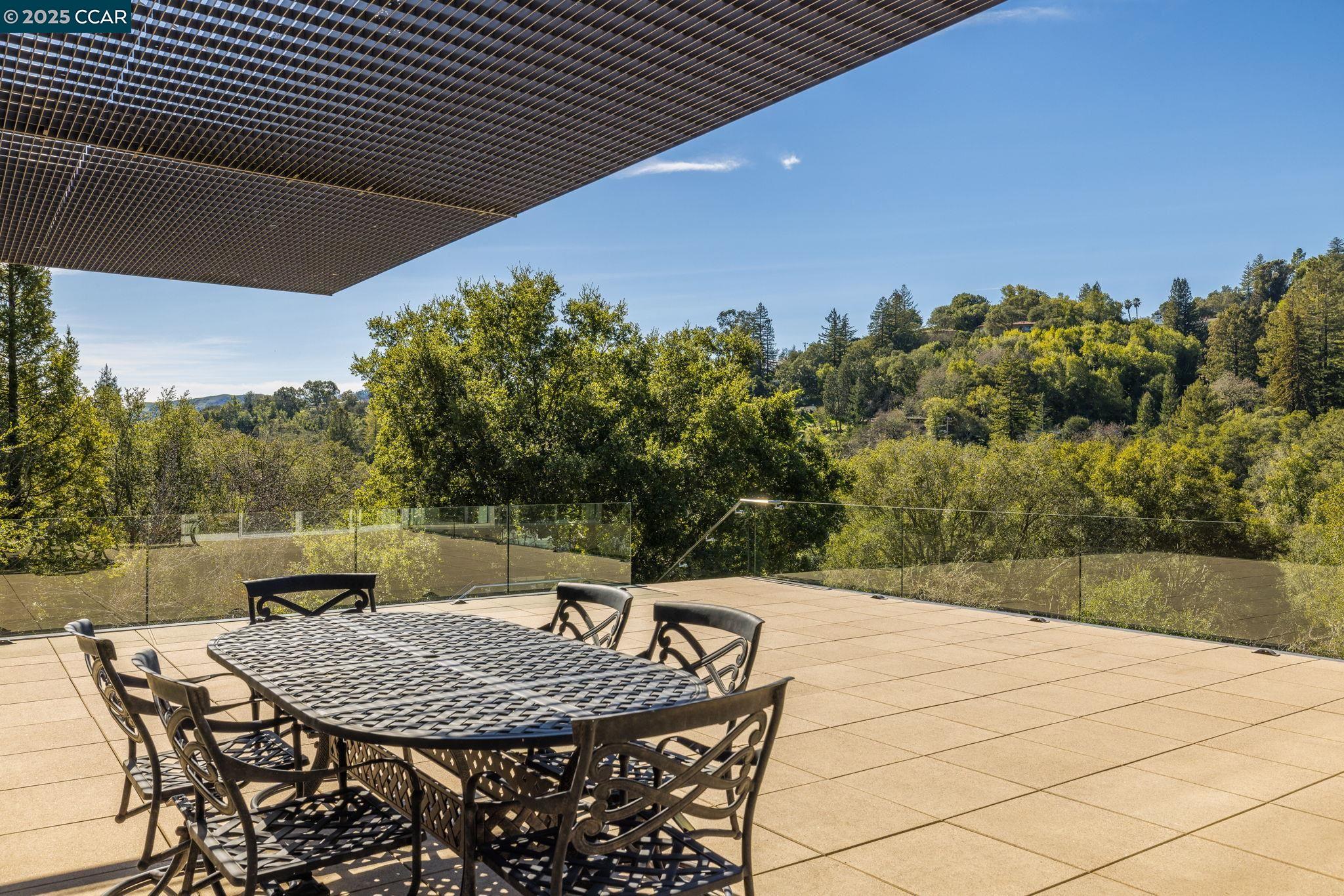 Detail Gallery Image 21 of 41 For 2 Crane Ct, Orinda,  CA 94563 - 4 Beds | 3 Baths