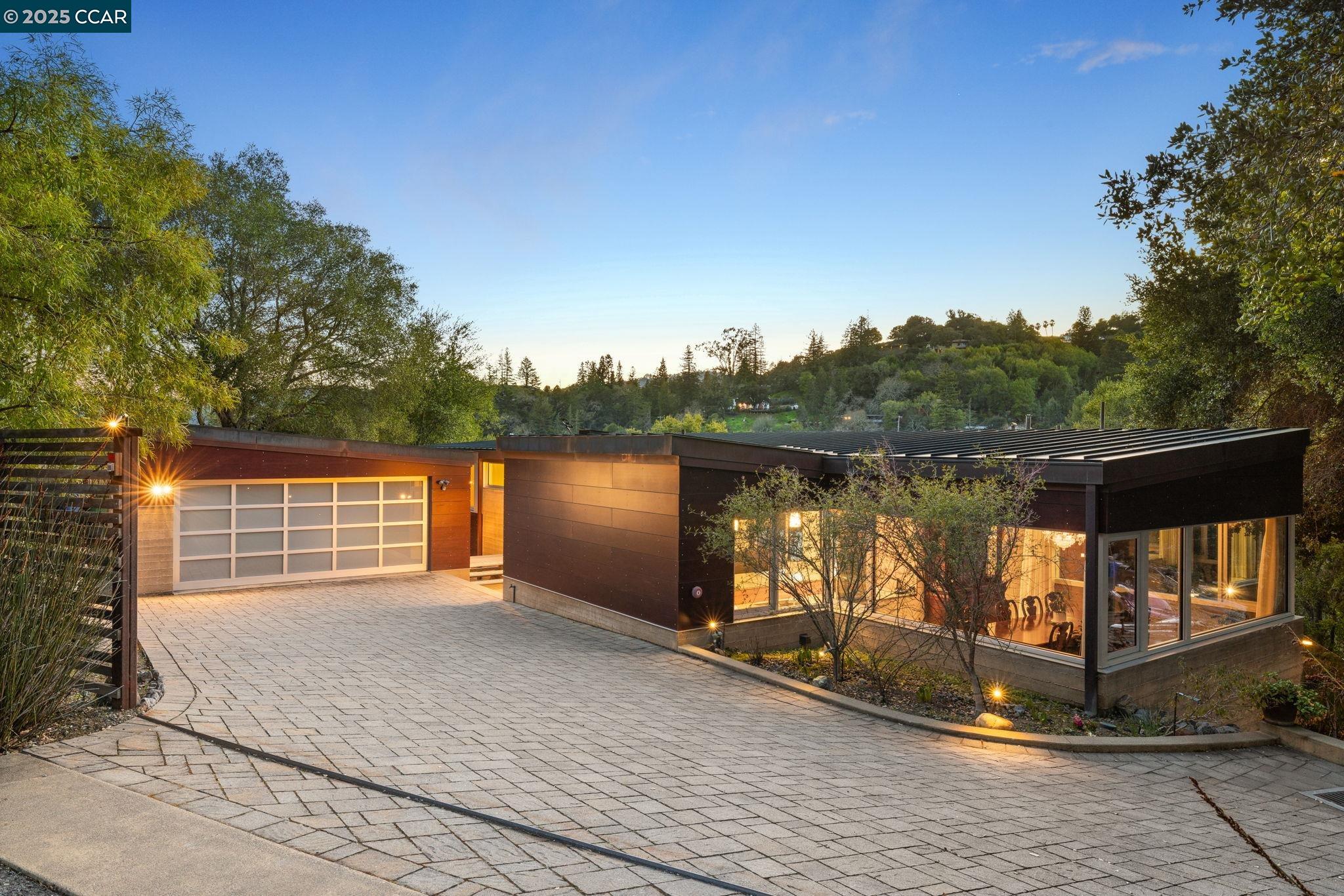 Detail Gallery Image 4 of 41 For 2 Crane Ct, Orinda,  CA 94563 - 4 Beds | 3 Baths