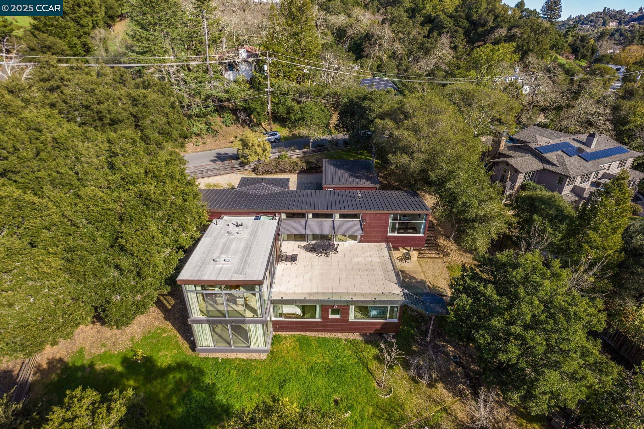 Detail Gallery Image 35 of 41 For 2 Crane Ct, Orinda,  CA 94563 - 4 Beds | 3 Baths