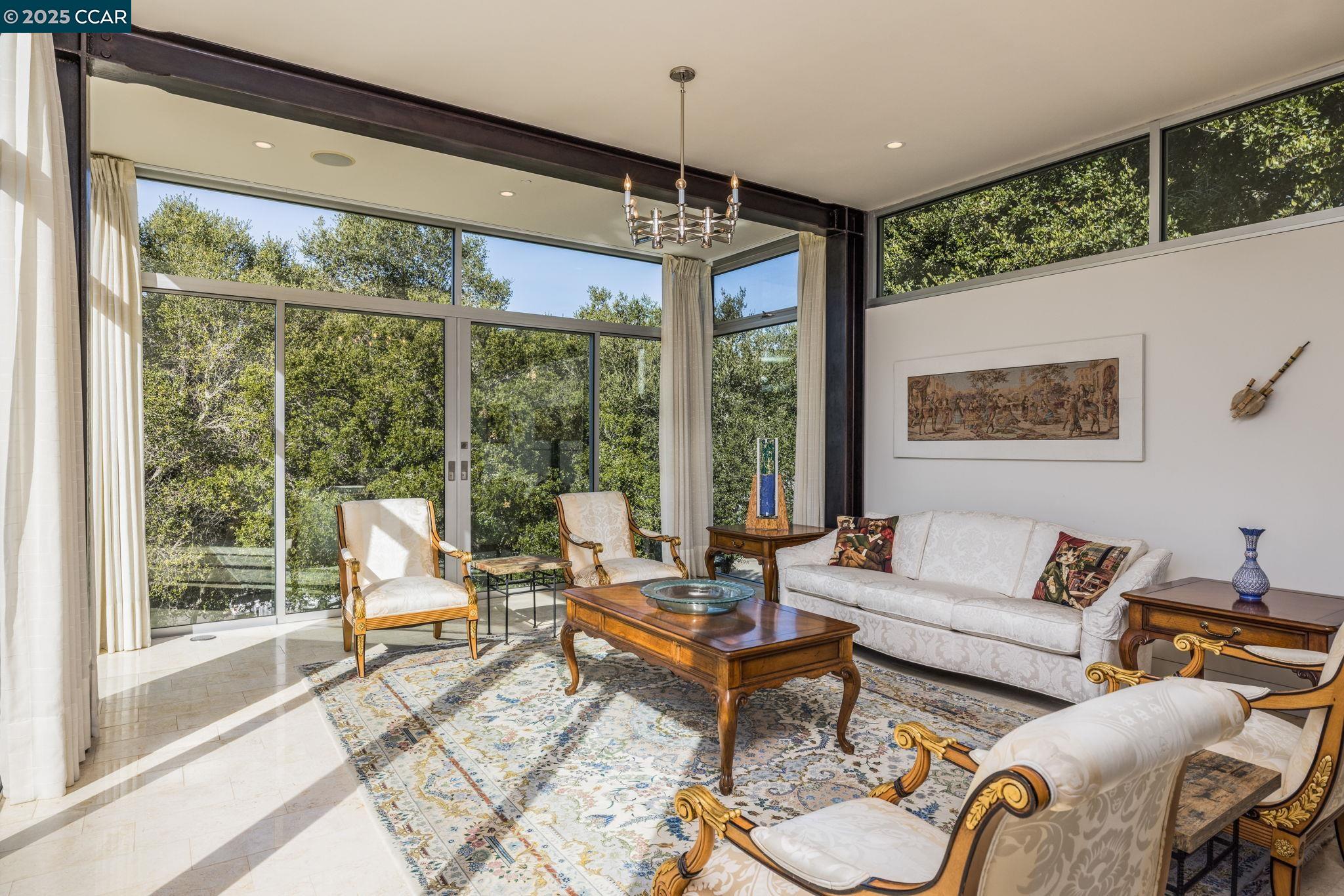 Detail Gallery Image 8 of 41 For 2 Crane Ct, Orinda,  CA 94563 - 4 Beds | 3 Baths