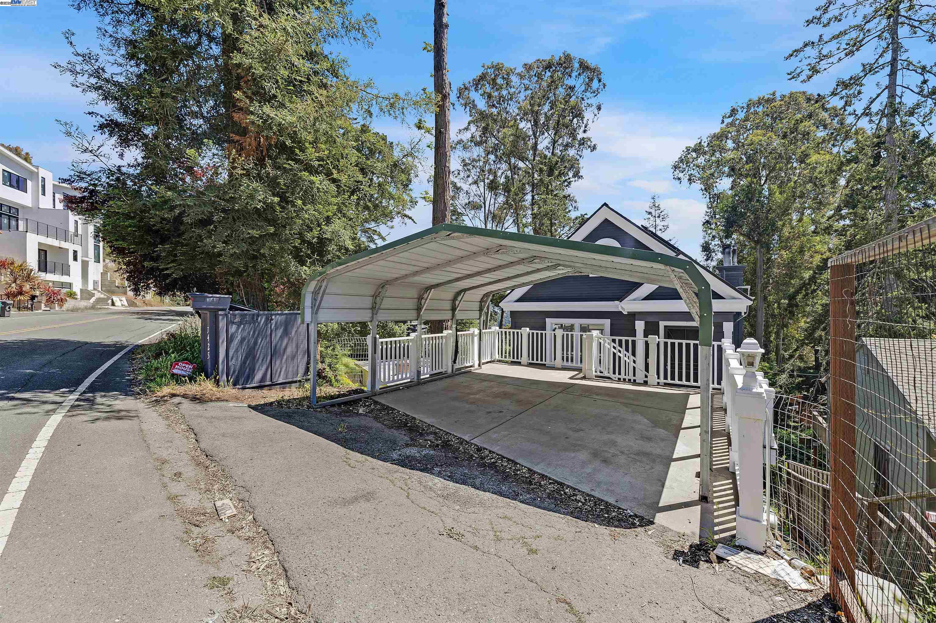 Thumbnail for 7425 Skyline Blvd, Oakland, CA 94611