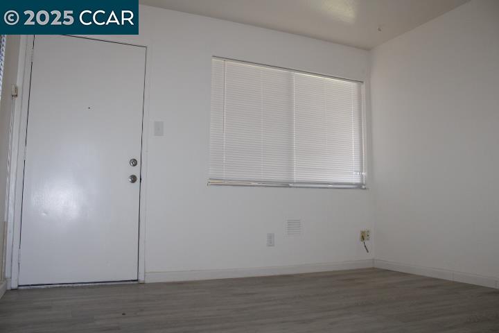 Detail Gallery Image 2 of 12 For 501 S 20th St #5,  Richmond,  CA 94804 - 1 Beds | 1 Baths