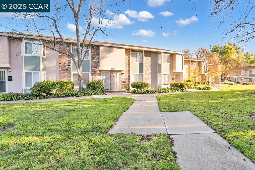 Detail Gallery Image 25 of 26 For 1288 Pine Creek Way #G,  Concord,  CA 94520 - 2 Beds | 1/1 Baths
