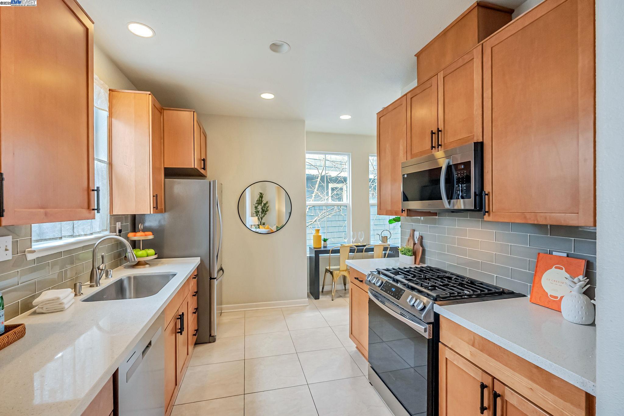 646 arcadia, Hayward, California 94541, 2 Bedrooms Bedrooms, 6 Rooms Rooms,2 BathroomsBathrooms,Residential,For Sale,646 arcadia,41089724