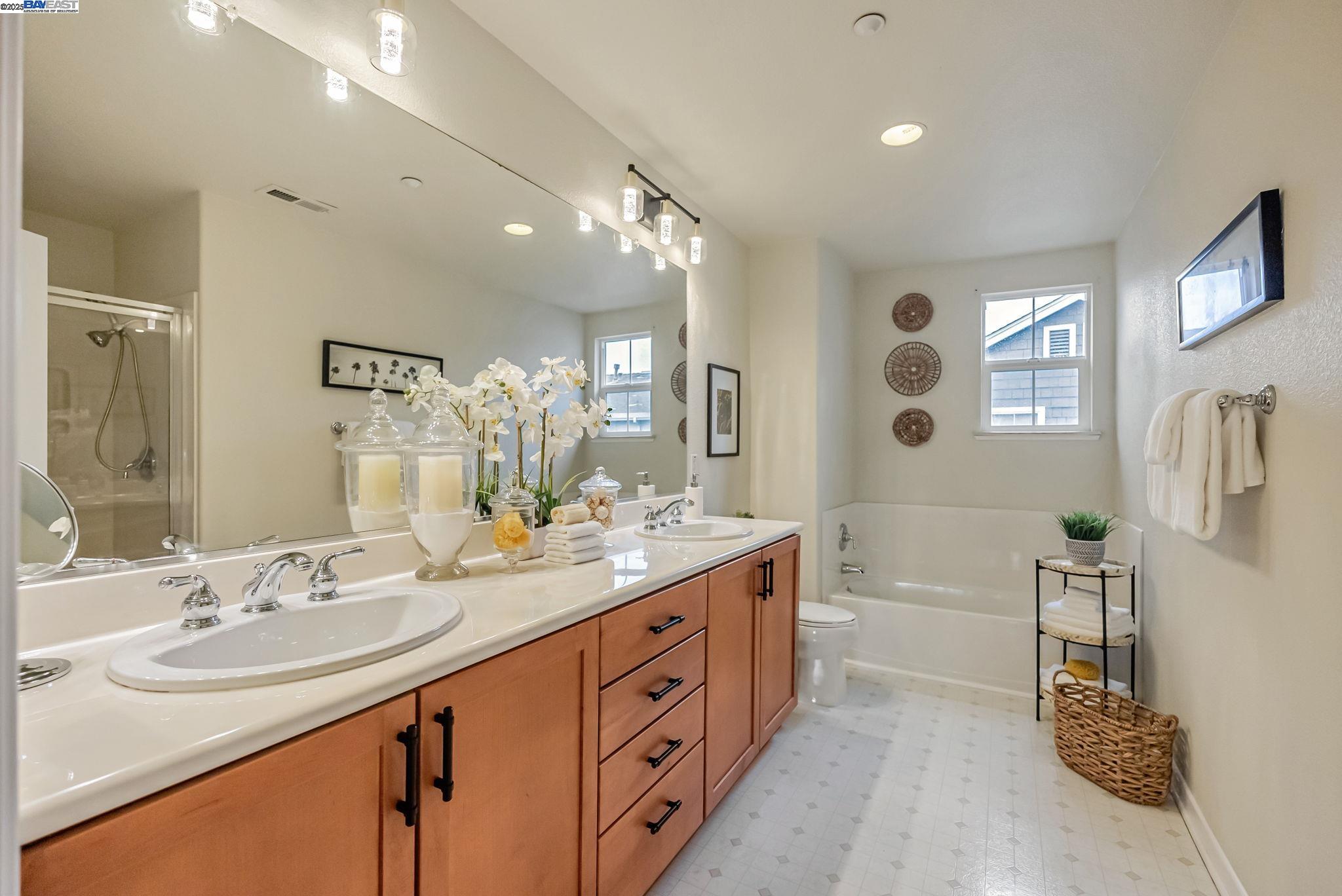 646 arcadia, Hayward, California 94541, 2 Bedrooms Bedrooms, 6 Rooms Rooms,2 BathroomsBathrooms,Residential,For Sale,646 arcadia,41089724