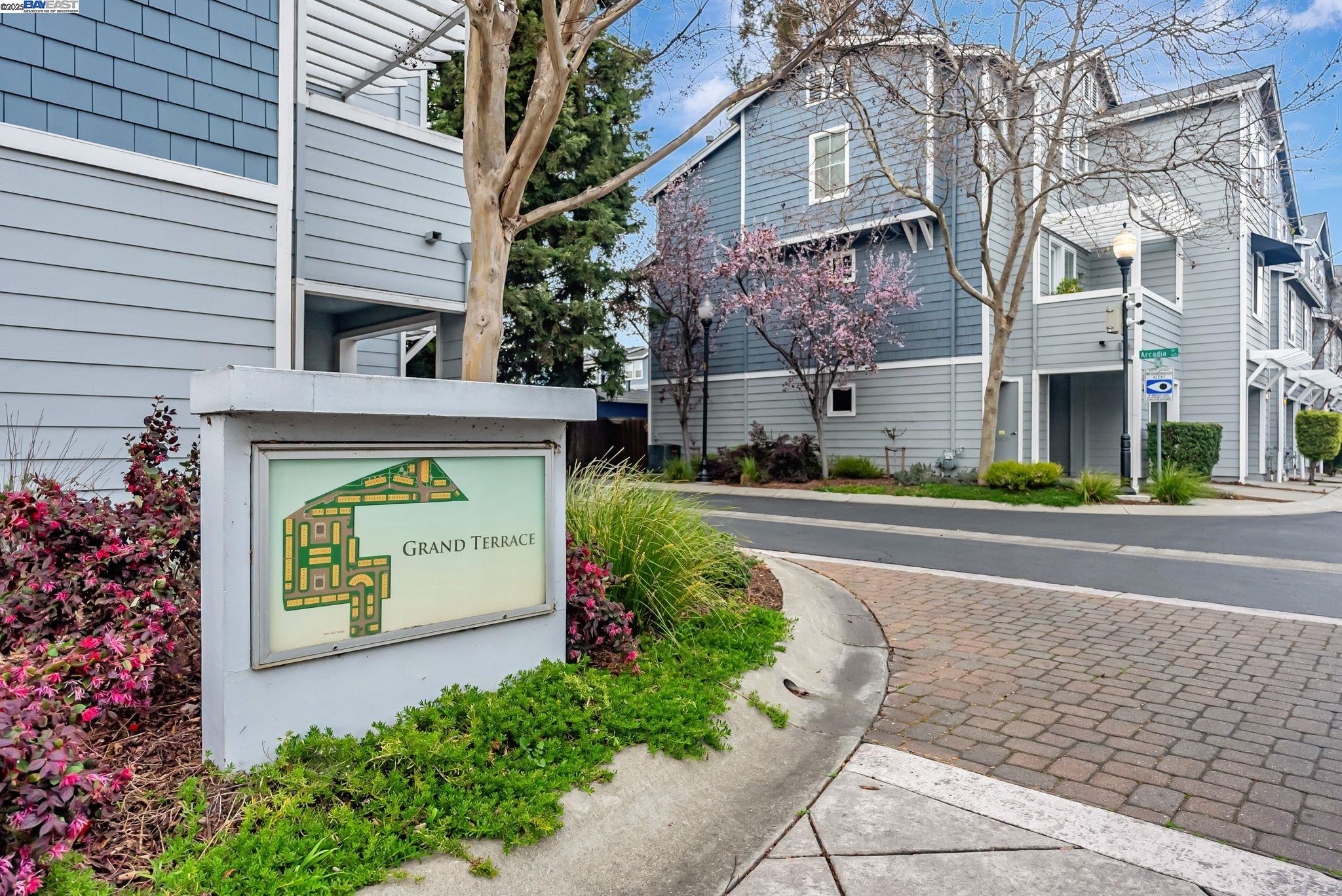 646 arcadia, Hayward, California 94541, 2 Bedrooms Bedrooms, 6 Rooms Rooms,2 BathroomsBathrooms,Residential,For Sale,646 arcadia,41089724