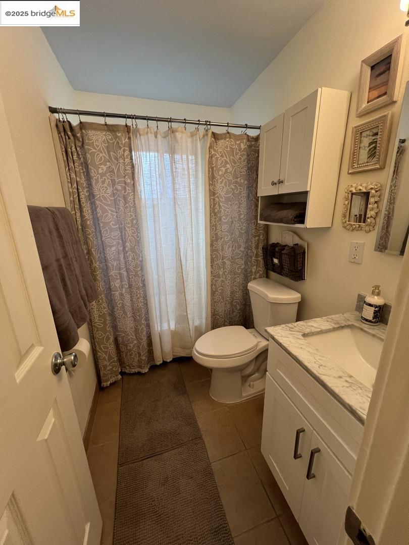 Detail Gallery Image 6 of 11 For 1728 7th St #C,  Berkeley,  CA 94710 - 2 Beds | 1 Baths