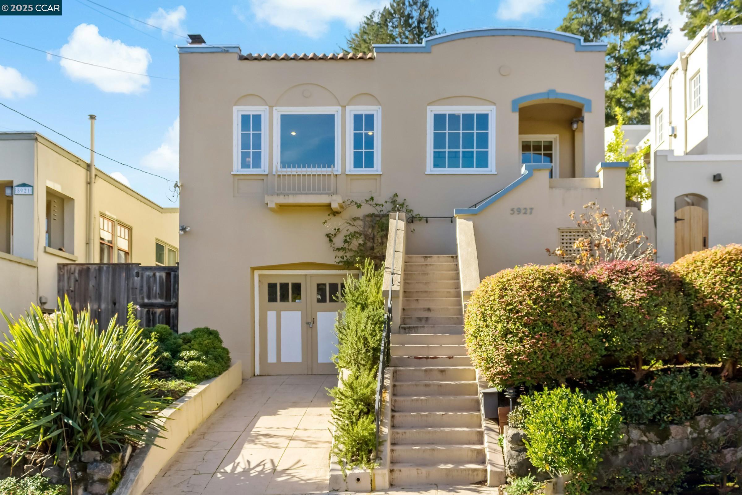 Detail Gallery Image 1 of 1 For 5927 Chabolyn Ter, Oakland,  CA 94618 - 3 Beds | 2 Baths