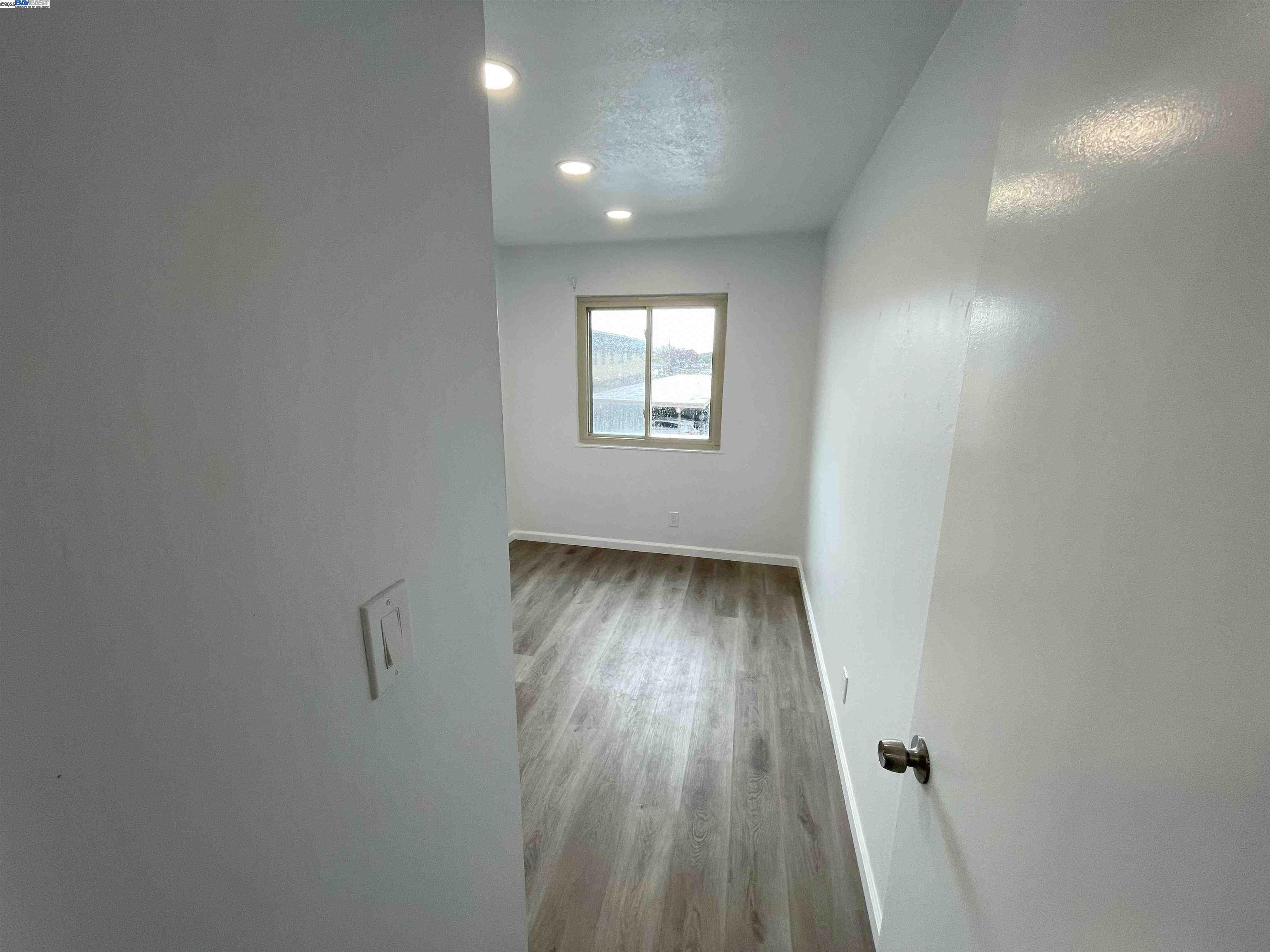 Detail Gallery Image 12 of 34 For 2832 Oliver Dr, Hayward,  CA 94545 - 4 Beds | 2/1 Baths