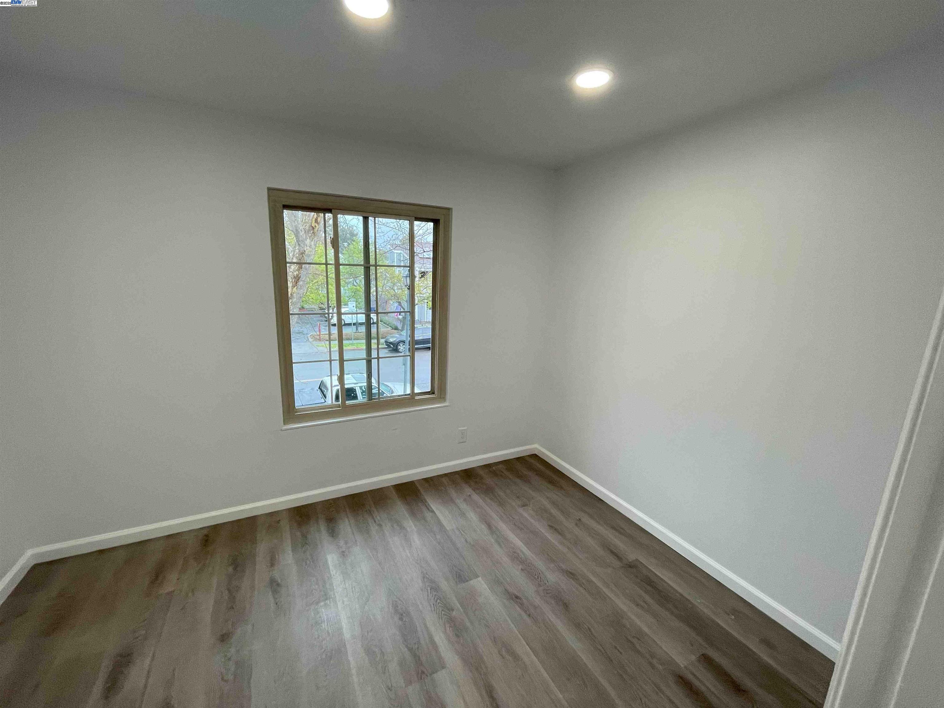 Detail Gallery Image 14 of 34 For 2832 Oliver Dr, Hayward,  CA 94545 - 4 Beds | 2/1 Baths