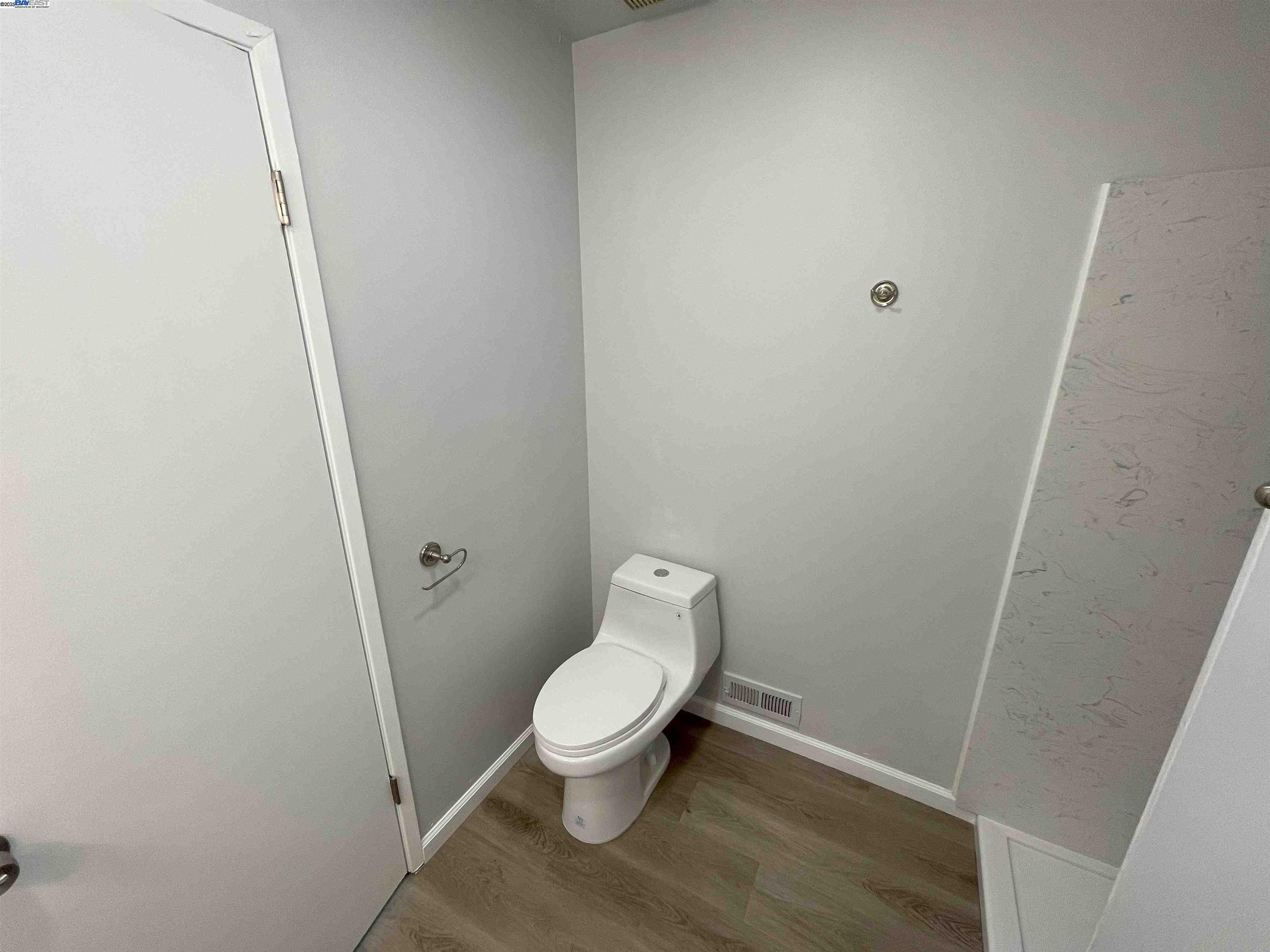 Detail Gallery Image 8 of 34 For 2832 Oliver Dr, Hayward,  CA 94545 - 4 Beds | 2/1 Baths