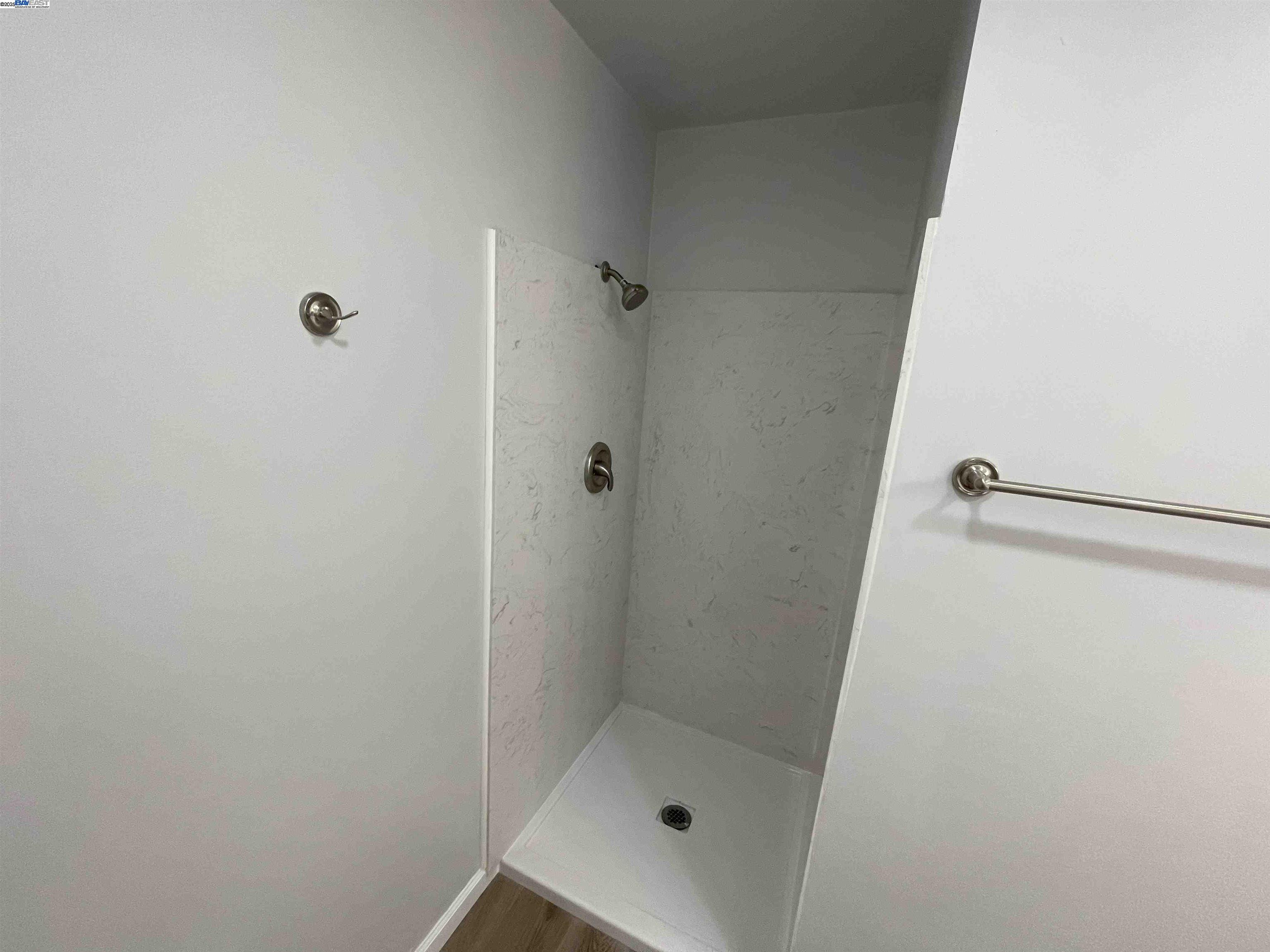 Detail Gallery Image 9 of 34 For 2832 Oliver Dr, Hayward,  CA 94545 - 4 Beds | 2/1 Baths