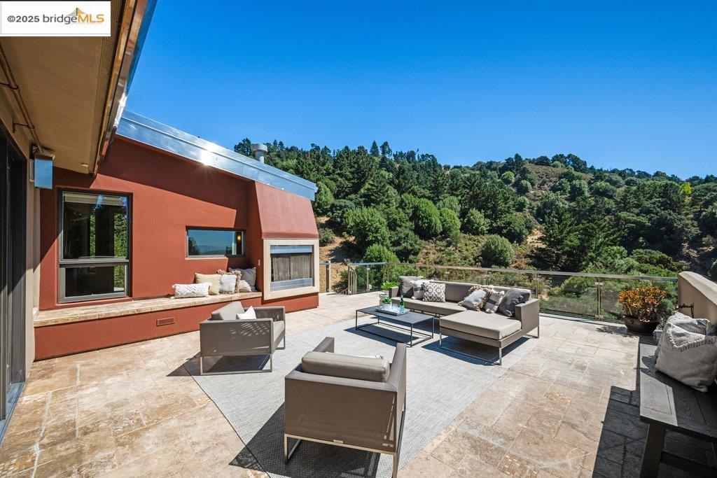 Detail Gallery Image 2 of 59 For 1991 Tunnel Rd, Berkeley,  CA 94705 - 4 Beds | 4 Baths
