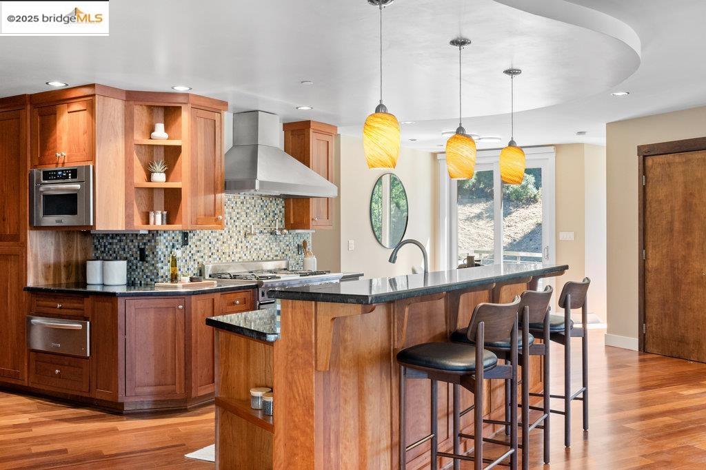 Detail Gallery Image 14 of 59 For 1991 Tunnel Rd, Berkeley,  CA 94705 - 4 Beds | 4 Baths